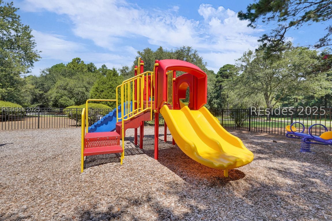 3 Lake Linden Lane Unit: 3