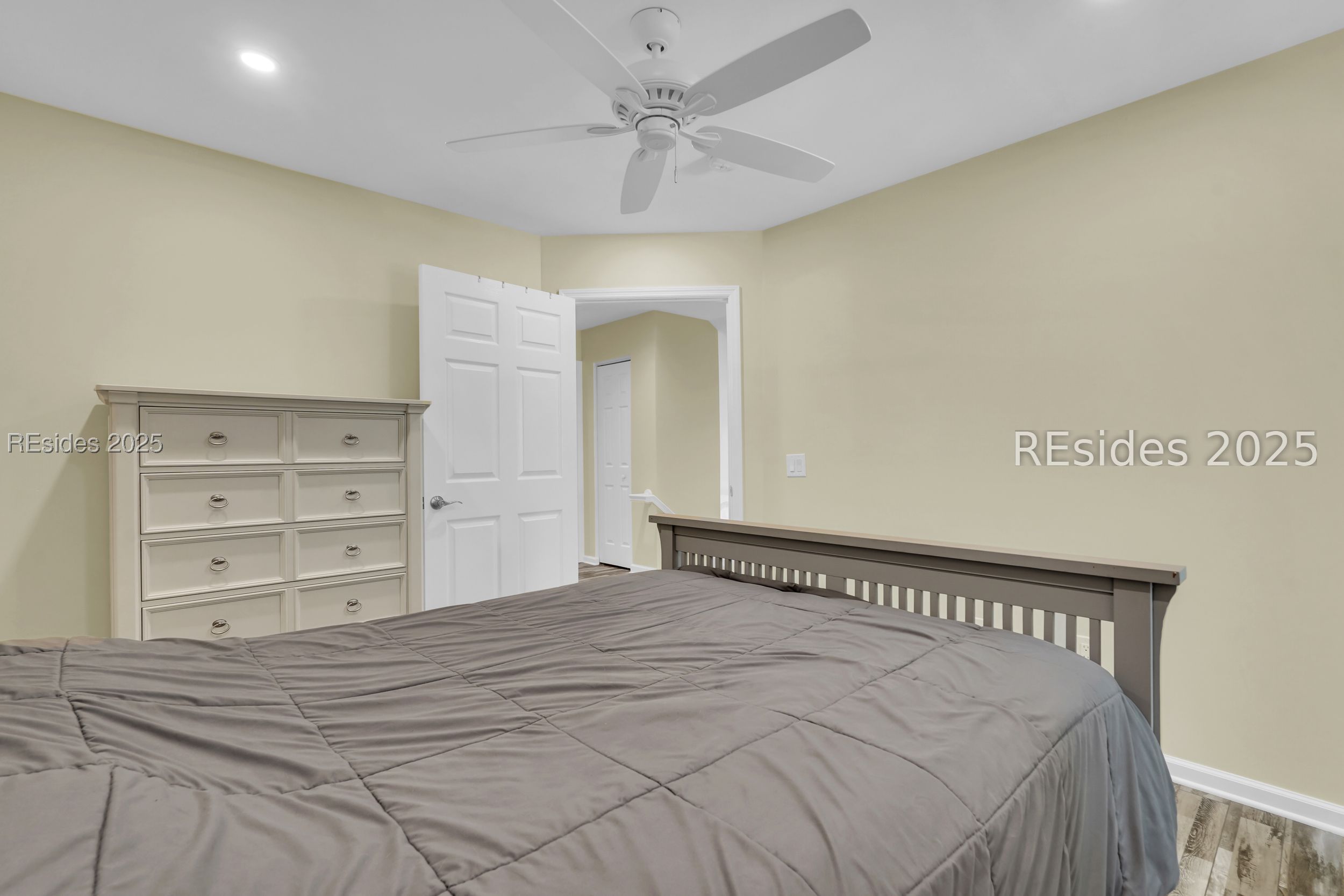 3 Lake Linden Lane Unit: 3