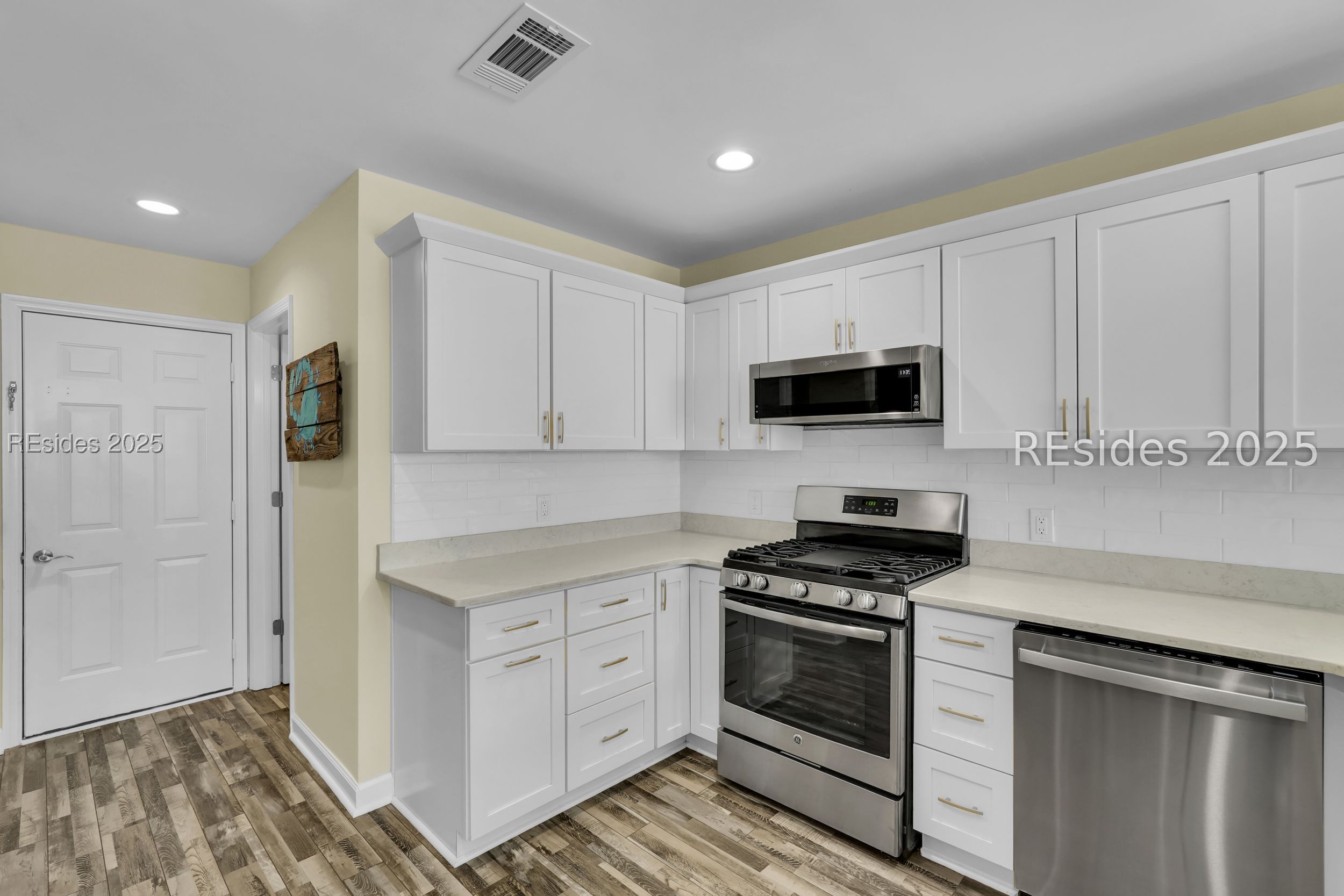 3 Lake Linden Lane Unit: 3