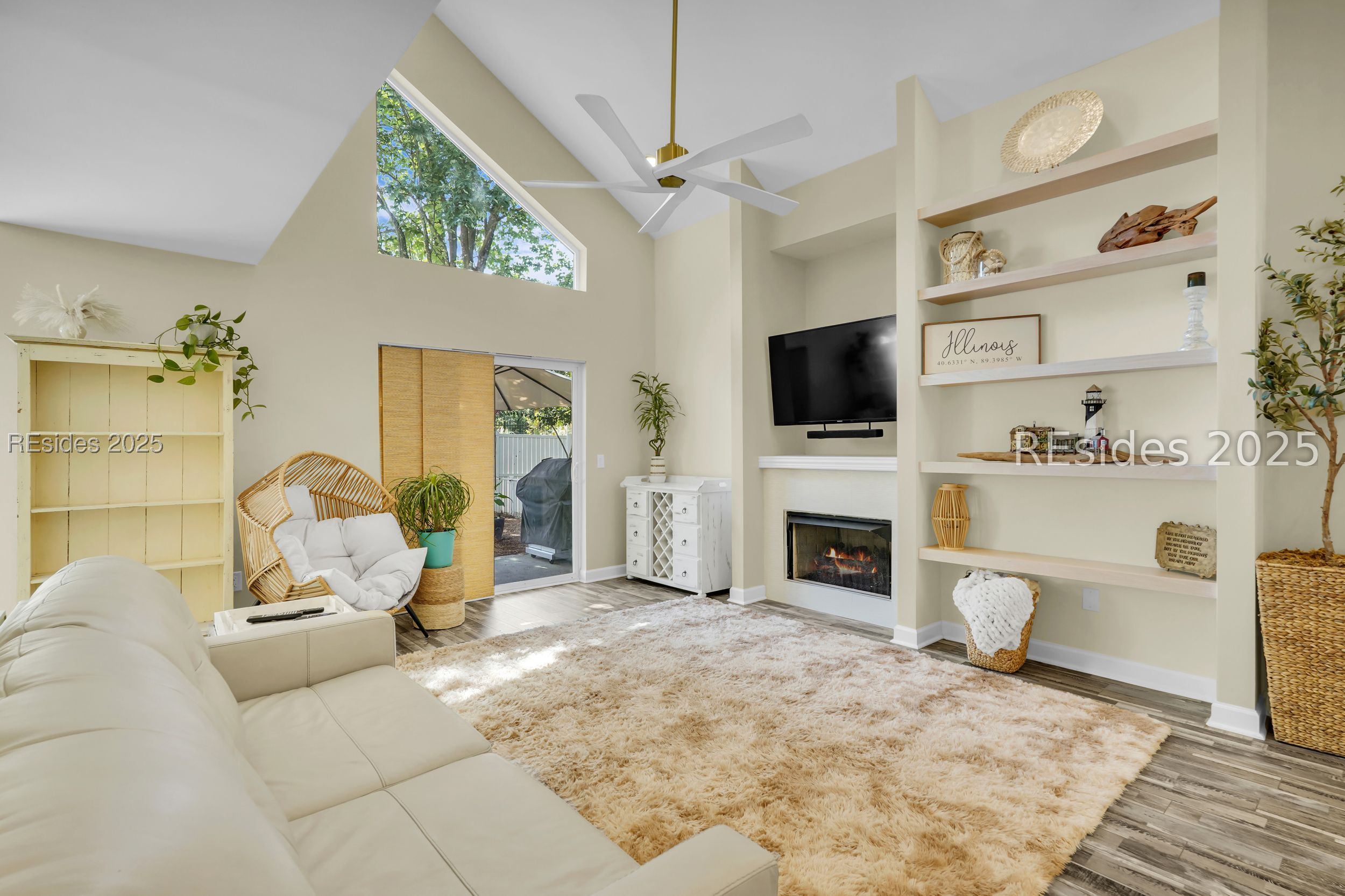 3 Lake Linden Lane Unit: 3