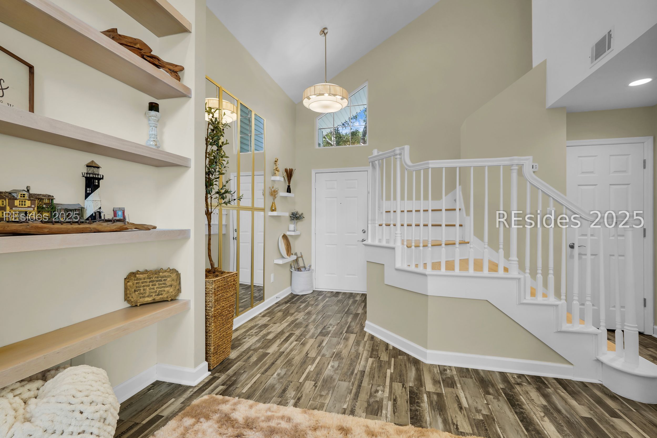 3 Lake Linden Lane Unit: 3