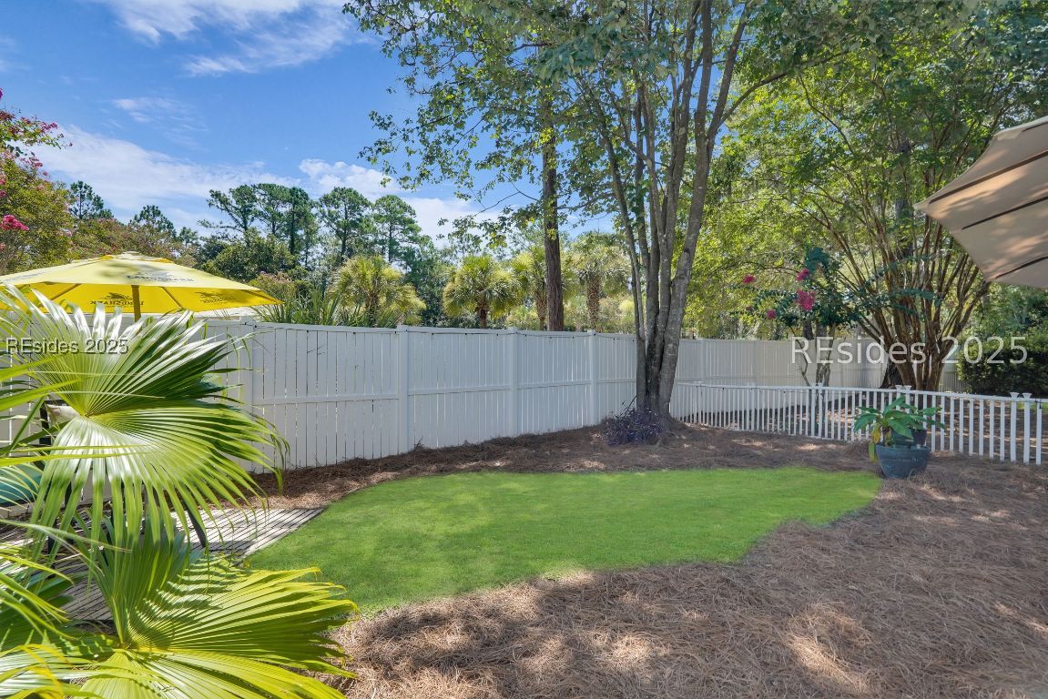 3 Lake Linden Lane Unit: 3