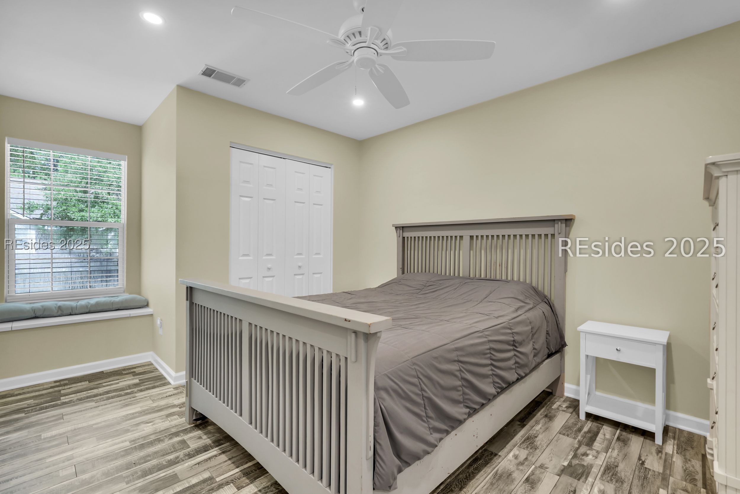 3 Lake Linden Lane Unit: 3