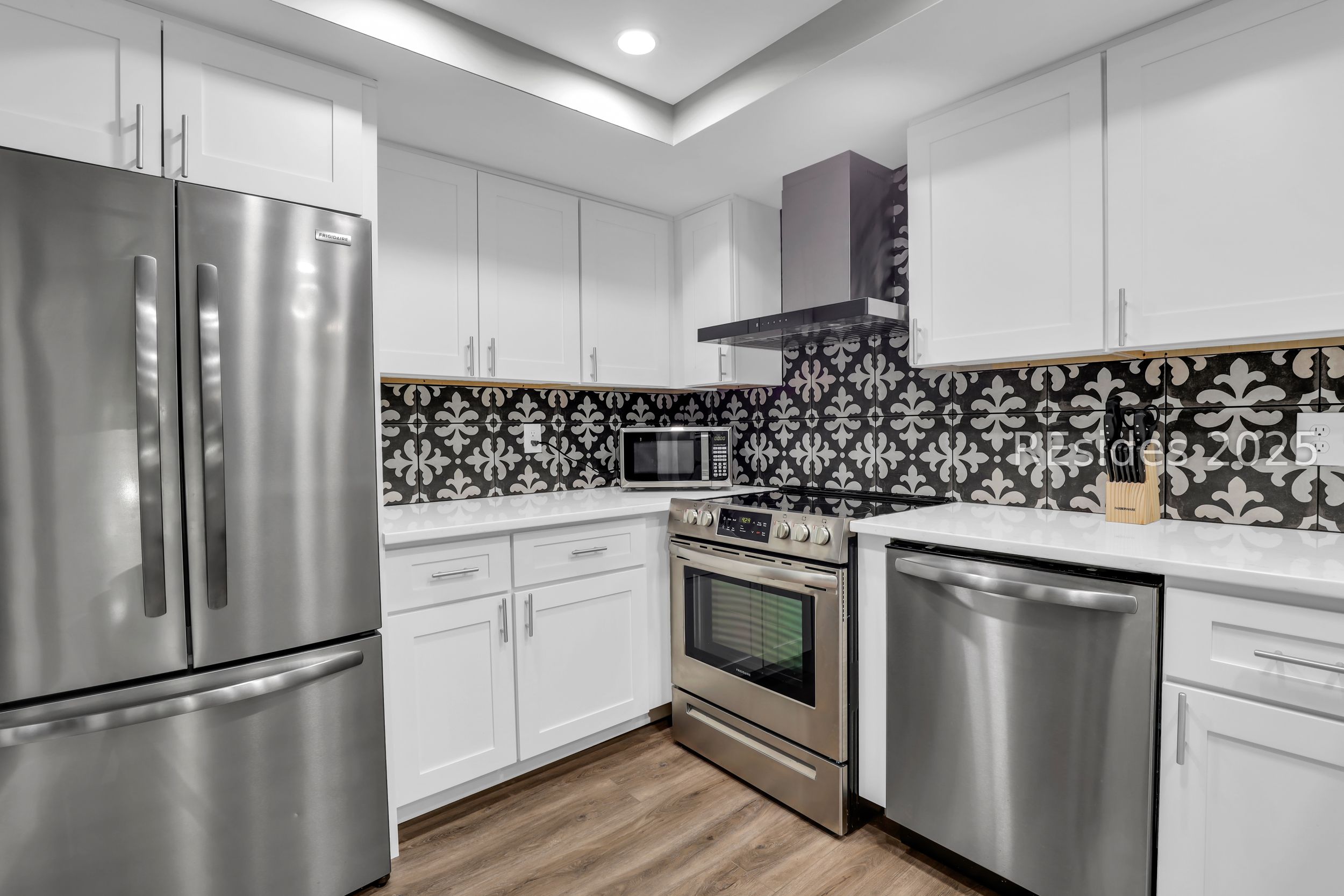 20 Queens Folly Road Unit: 1782