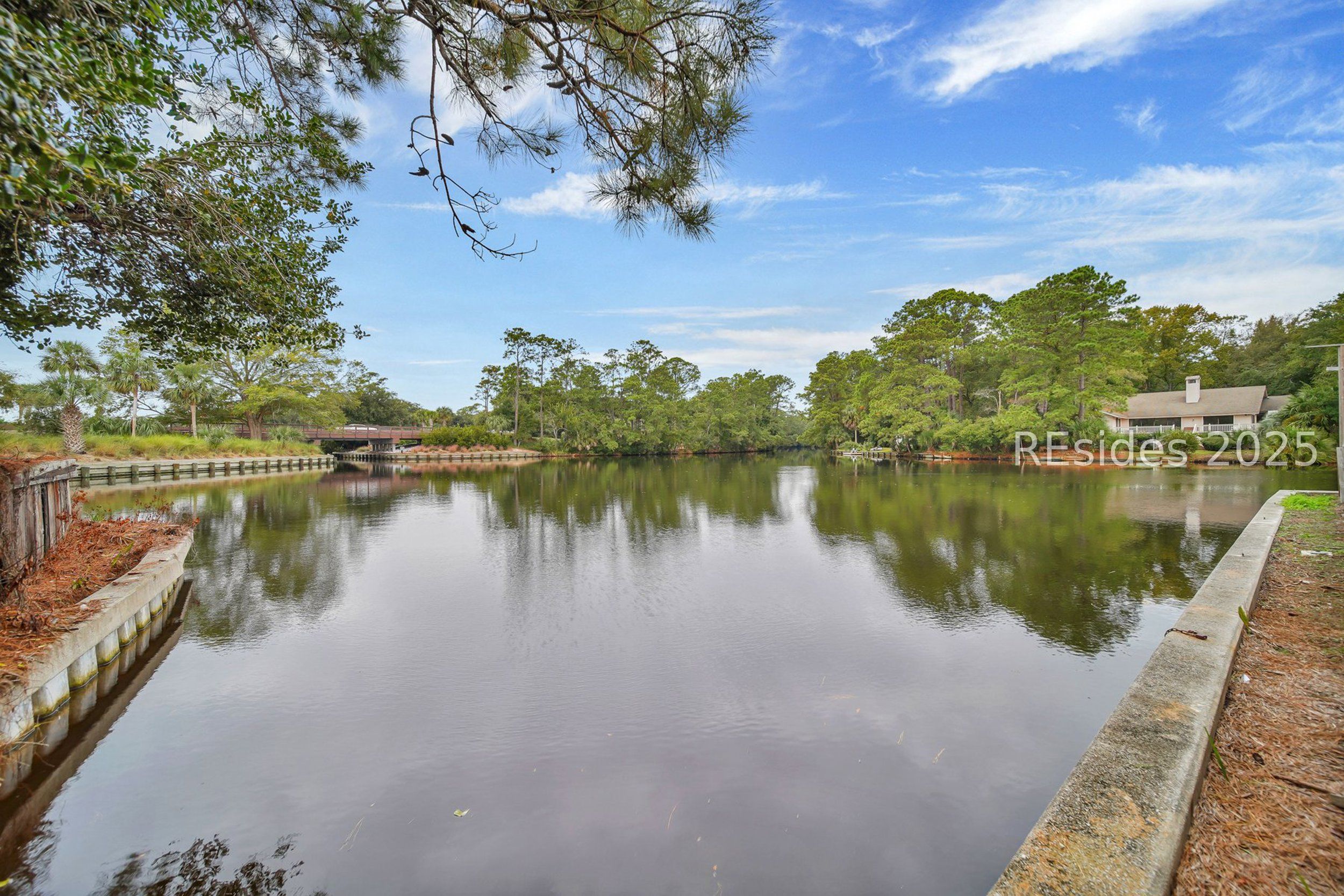 20 Queens Folly Road Unit: 1782