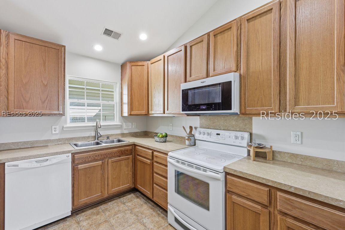 11 Savannah Oak Drive