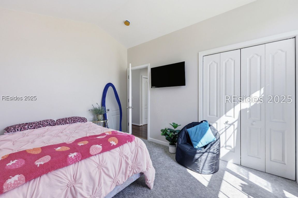 11 Savannah Oak Drive