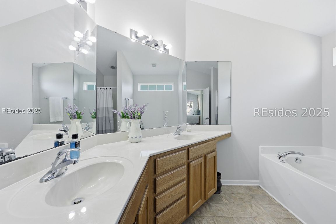 11 Savannah Oak Drive