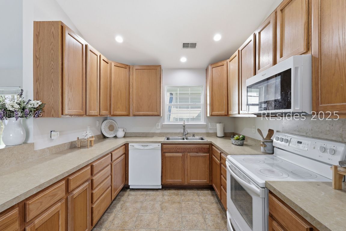 11 Savannah Oak Drive