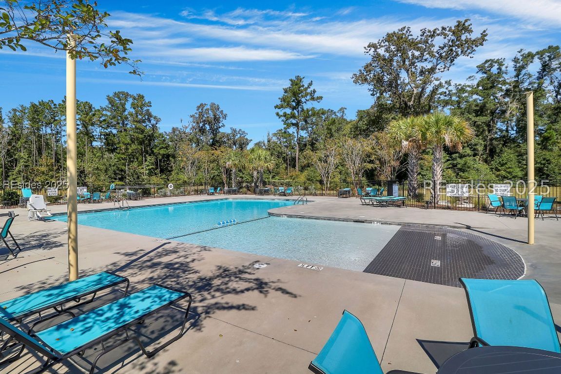 11 Savannah Oak Drive