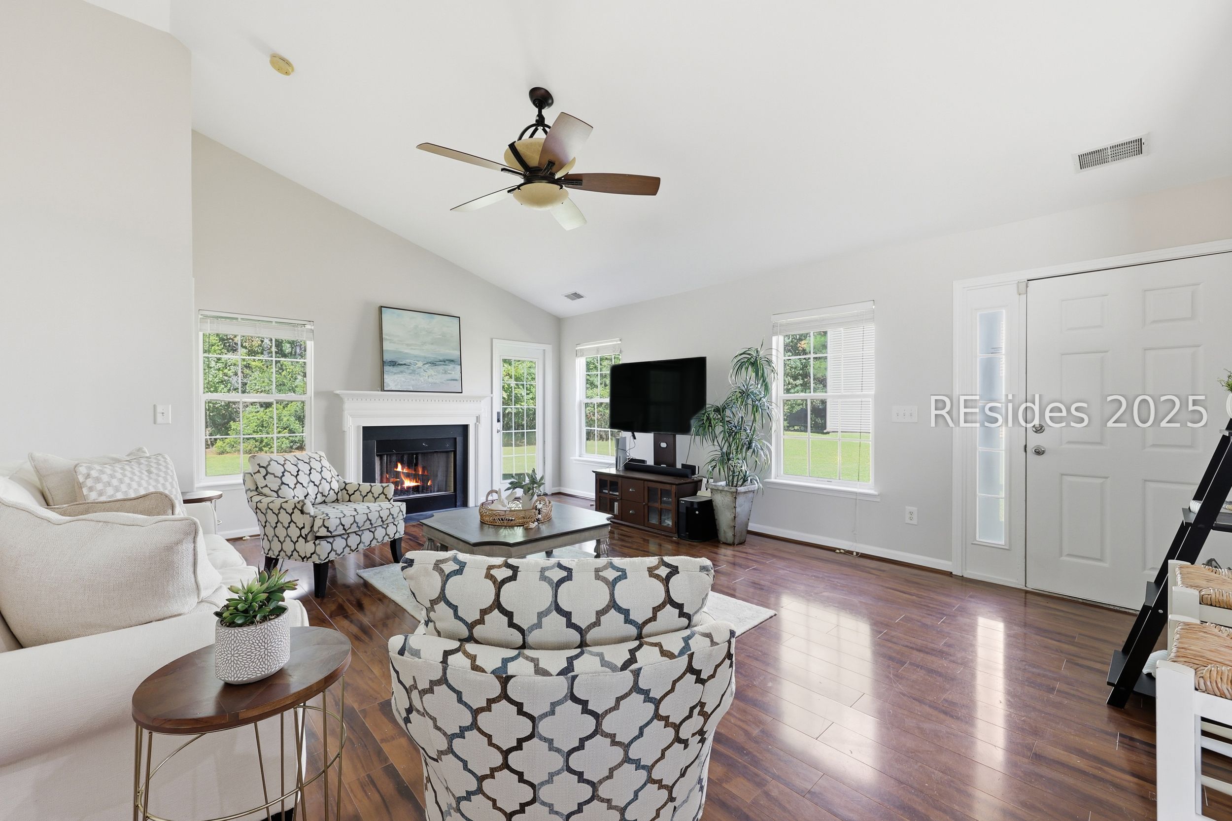 11 Savannah Oak Drive