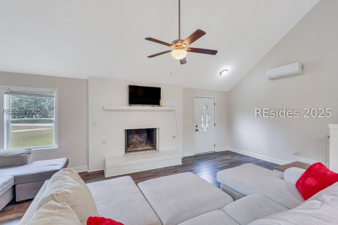 715 Sunset Circle