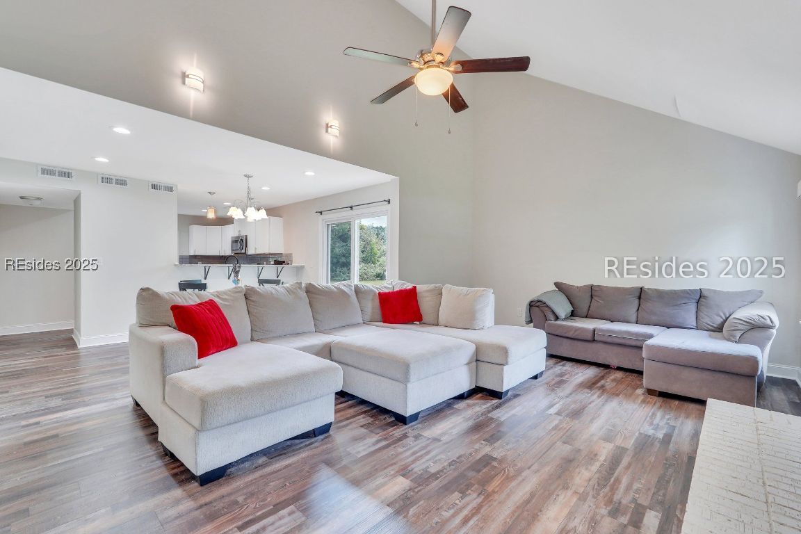 715 Sunset Circle