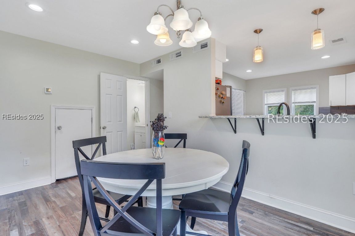 715 Sunset Circle