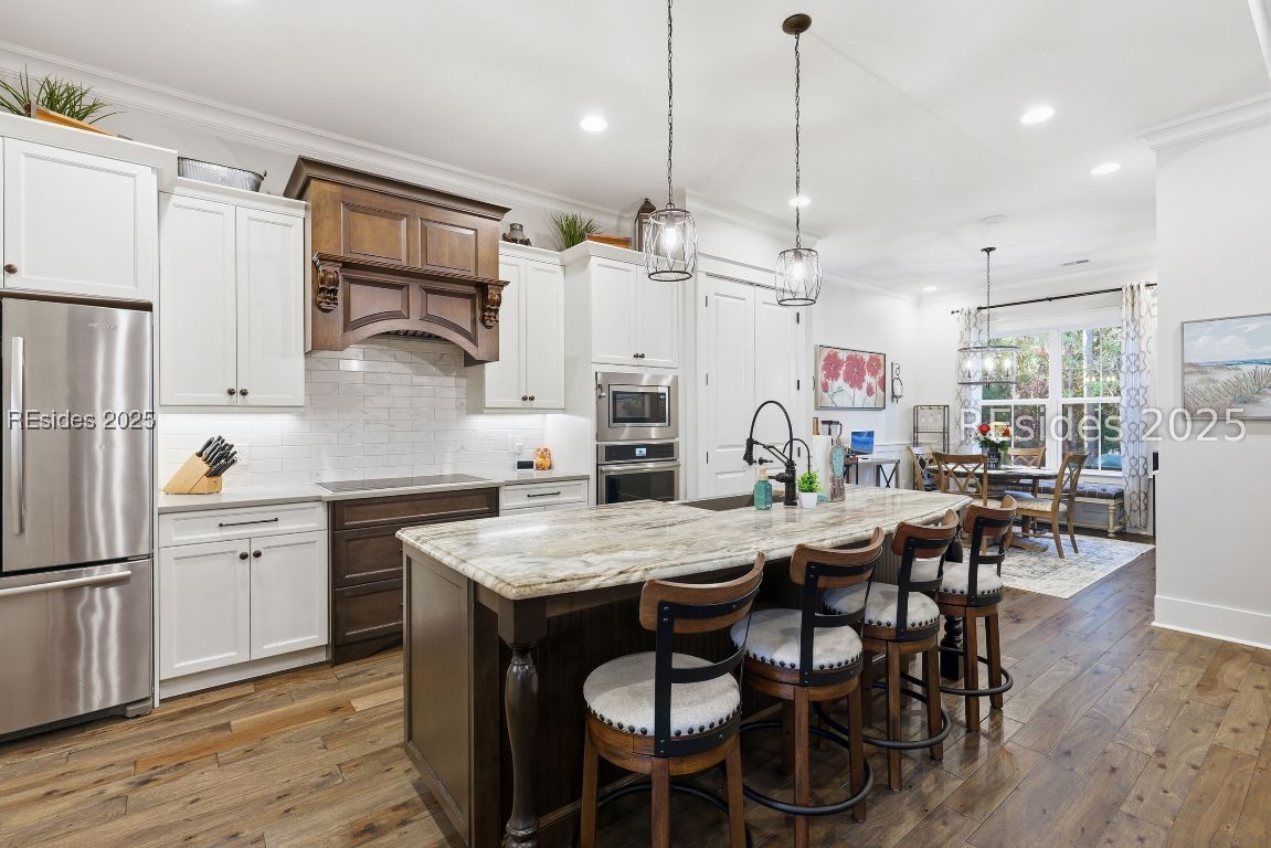 467 Hampton Lake Drive