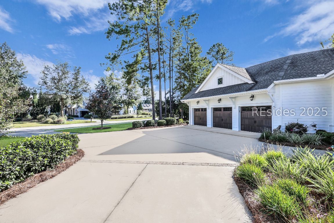 467 Hampton Lake Drive