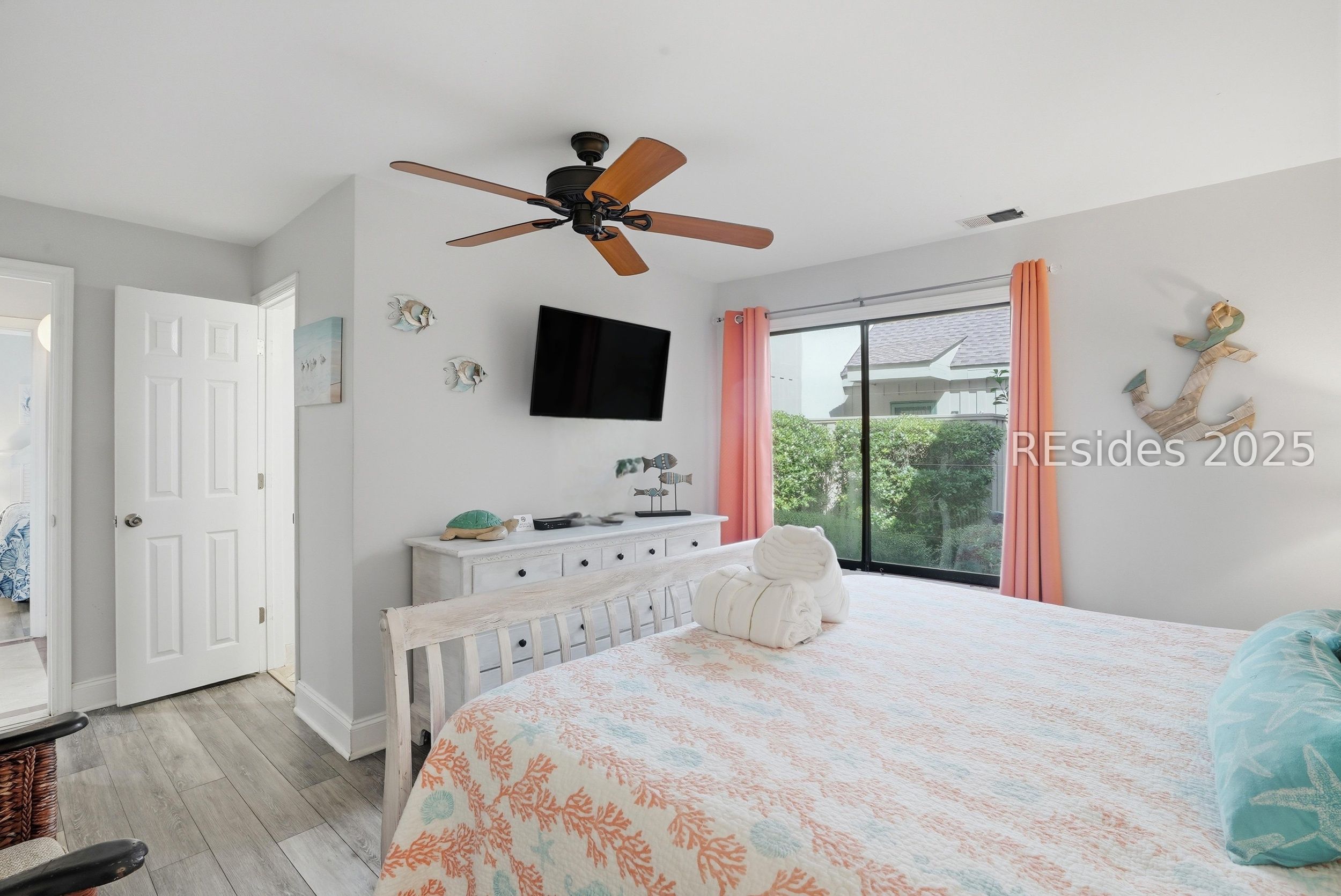 45 Queens Folly Road Unit: 666