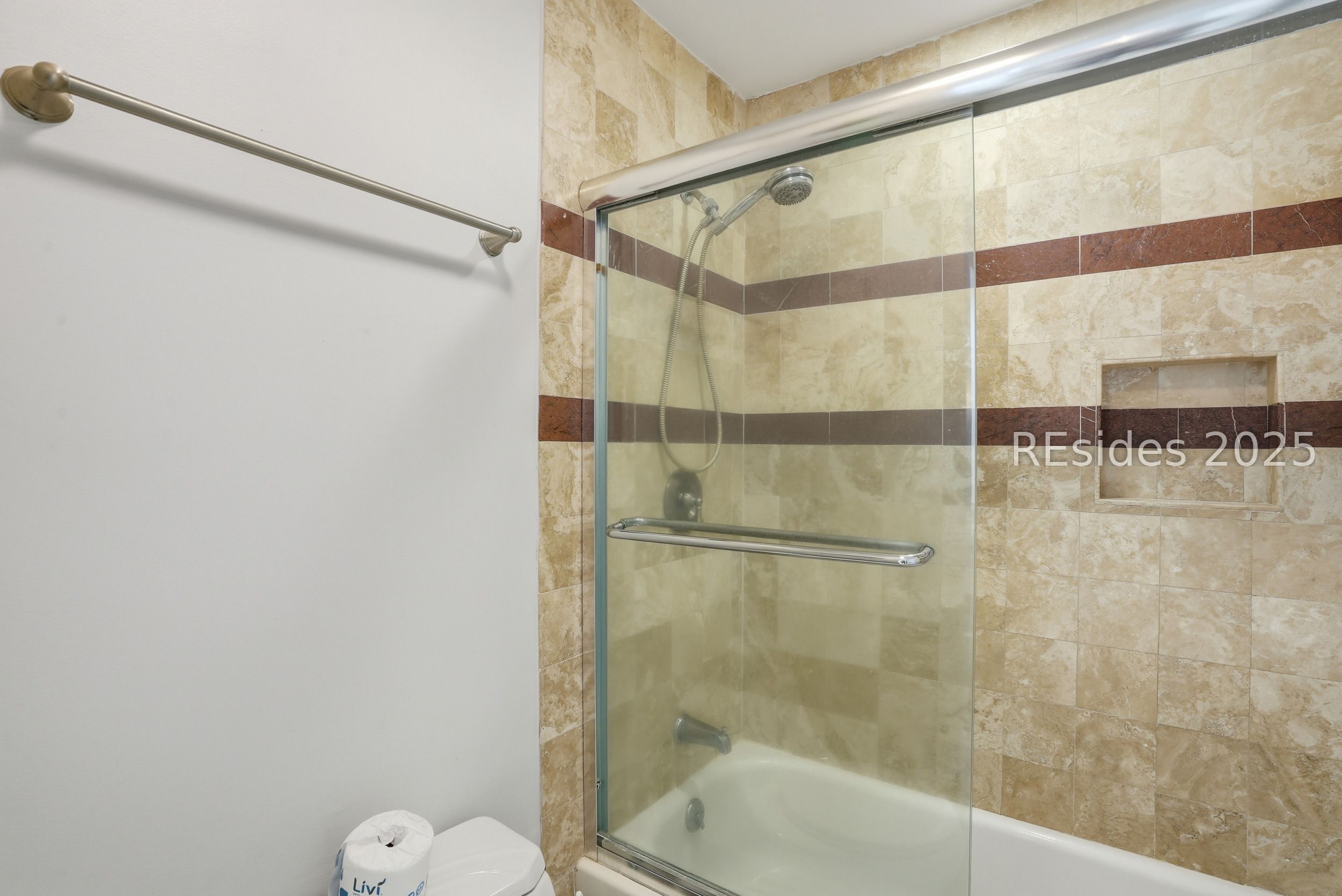 45 Queens Folly Road Unit: 666