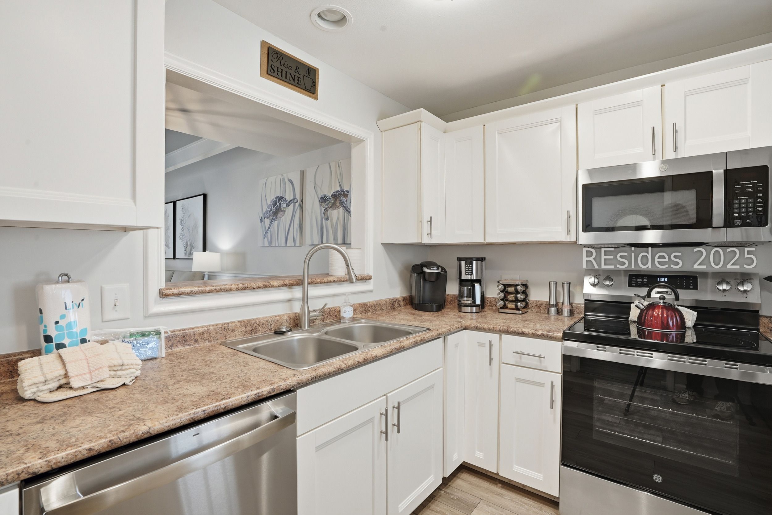 45 Queens Folly Road Unit: 666