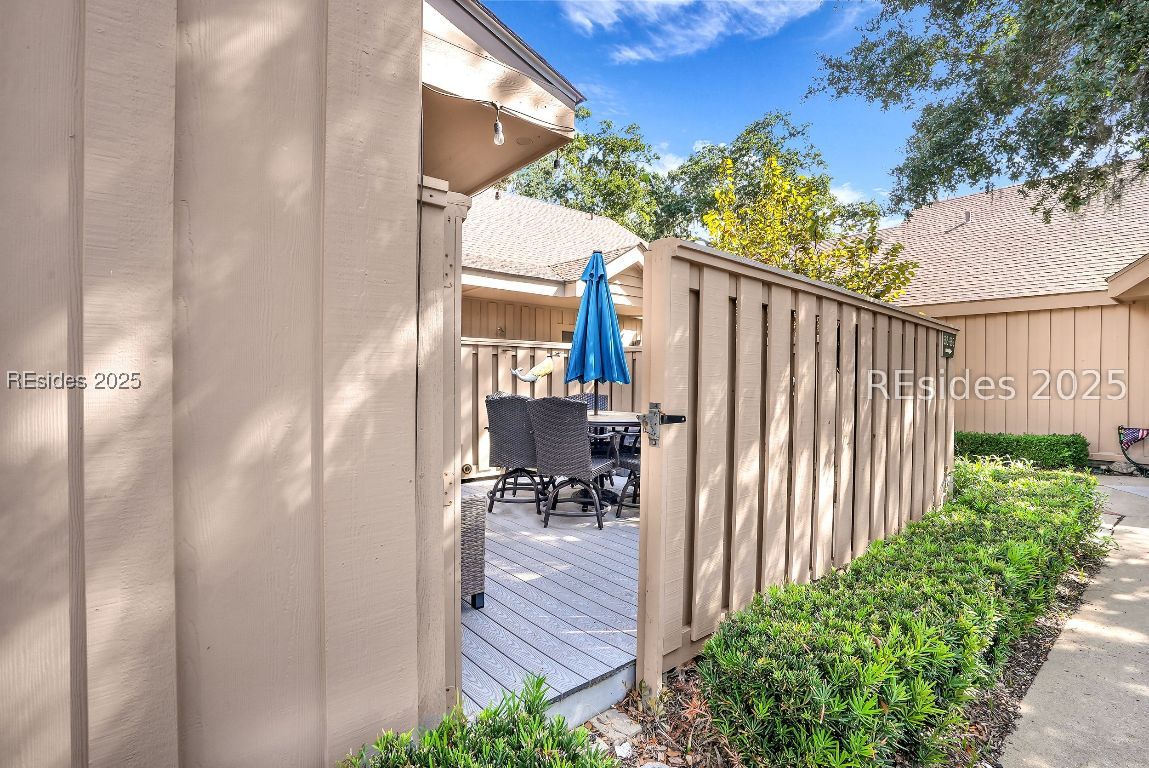 45 Queens Folly Road Unit: 666