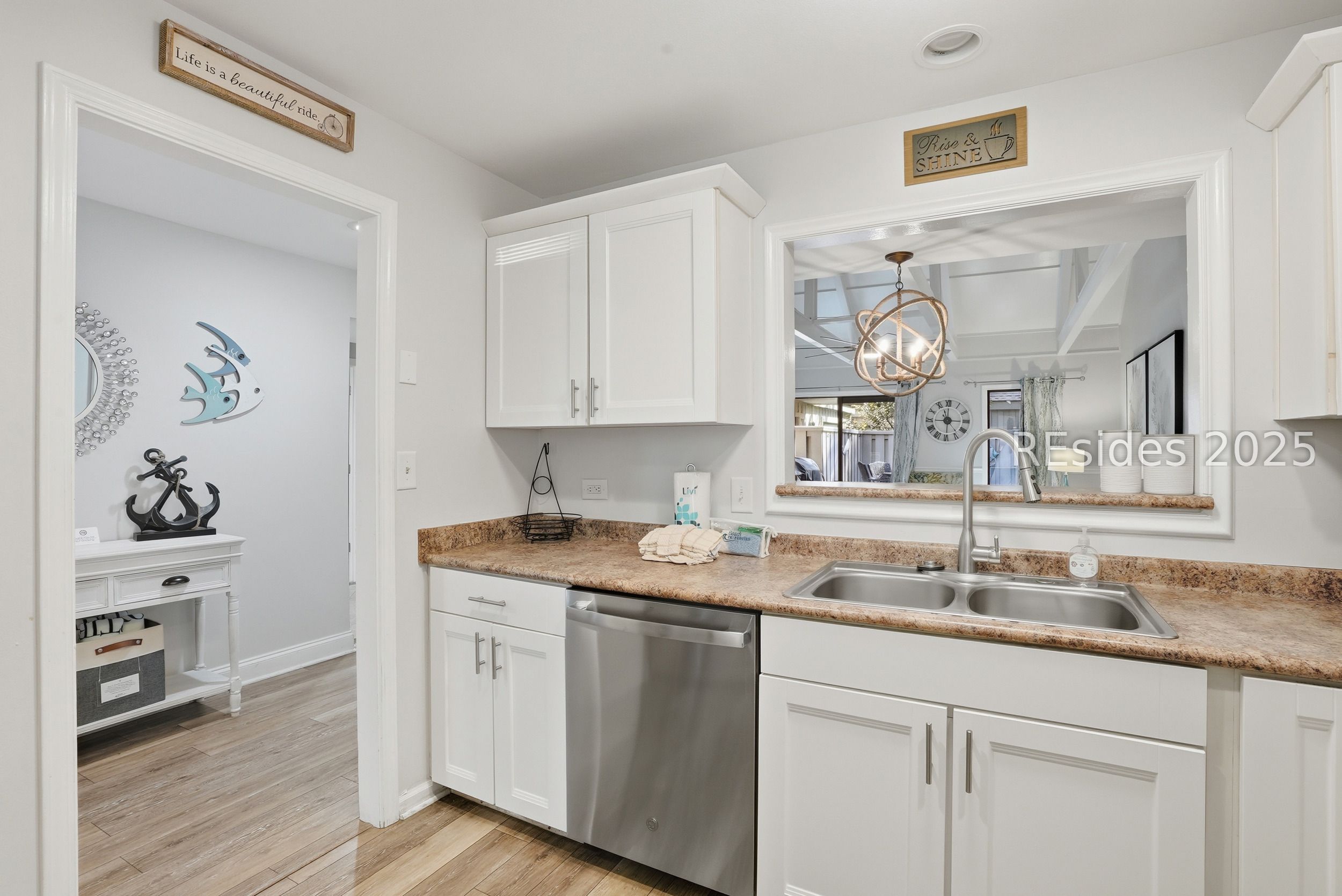 45 Queens Folly Road Unit: 666