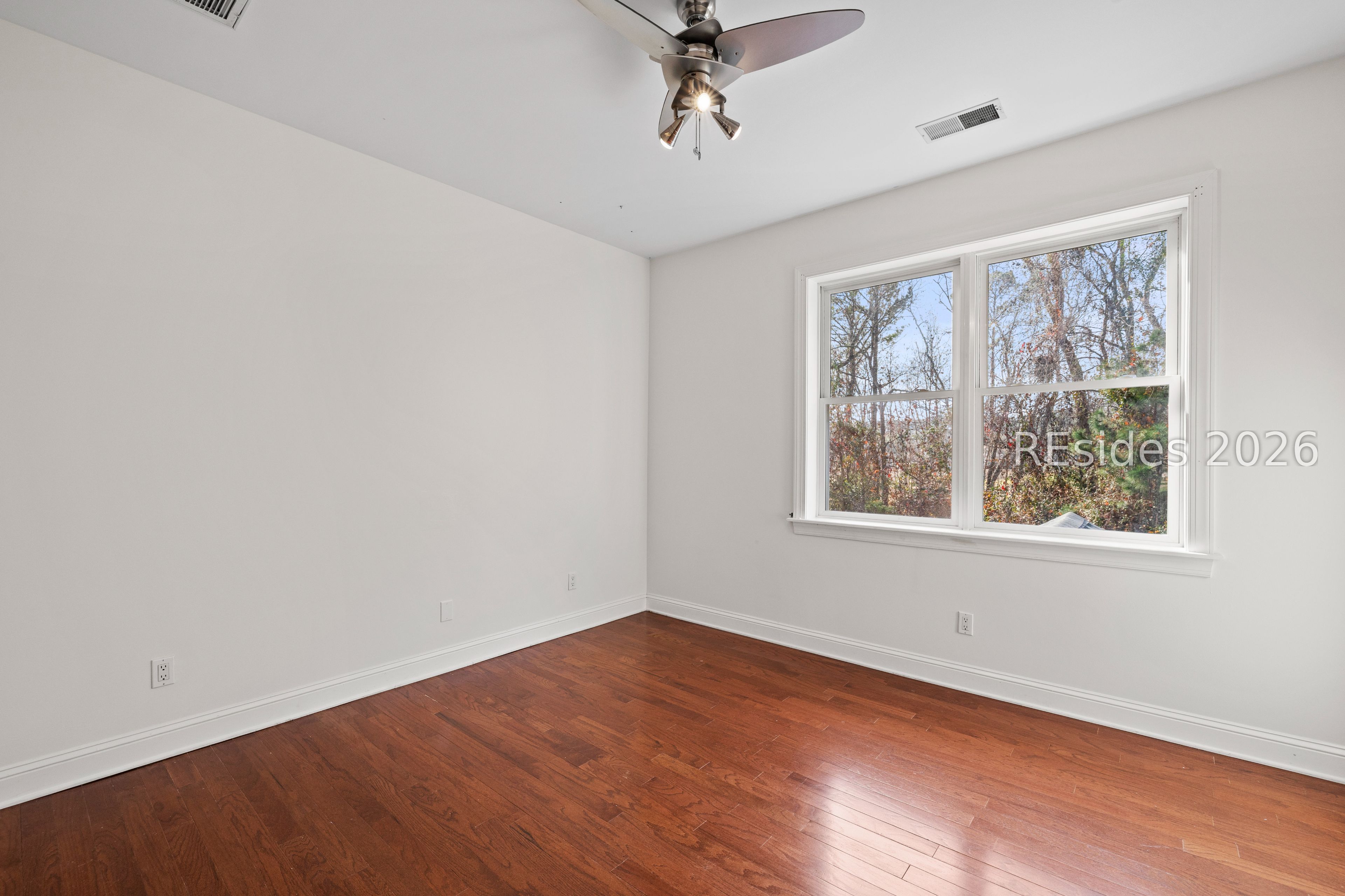 257 Farnsleigh Avenue