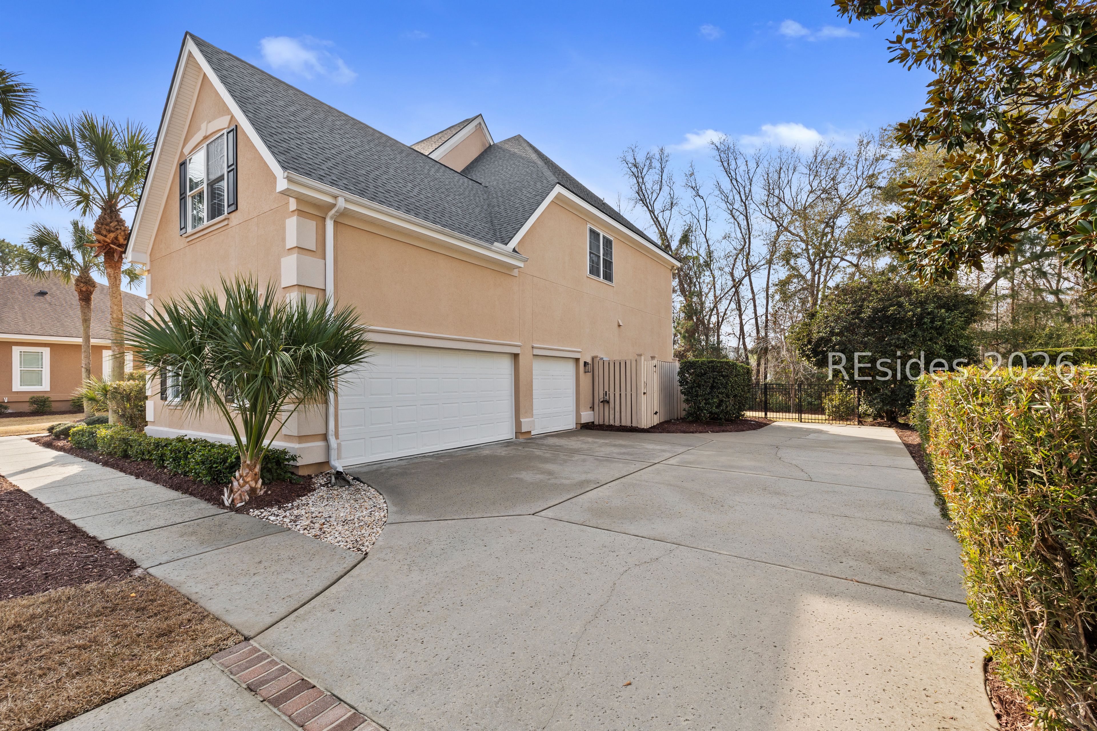 257 Farnsleigh Avenue