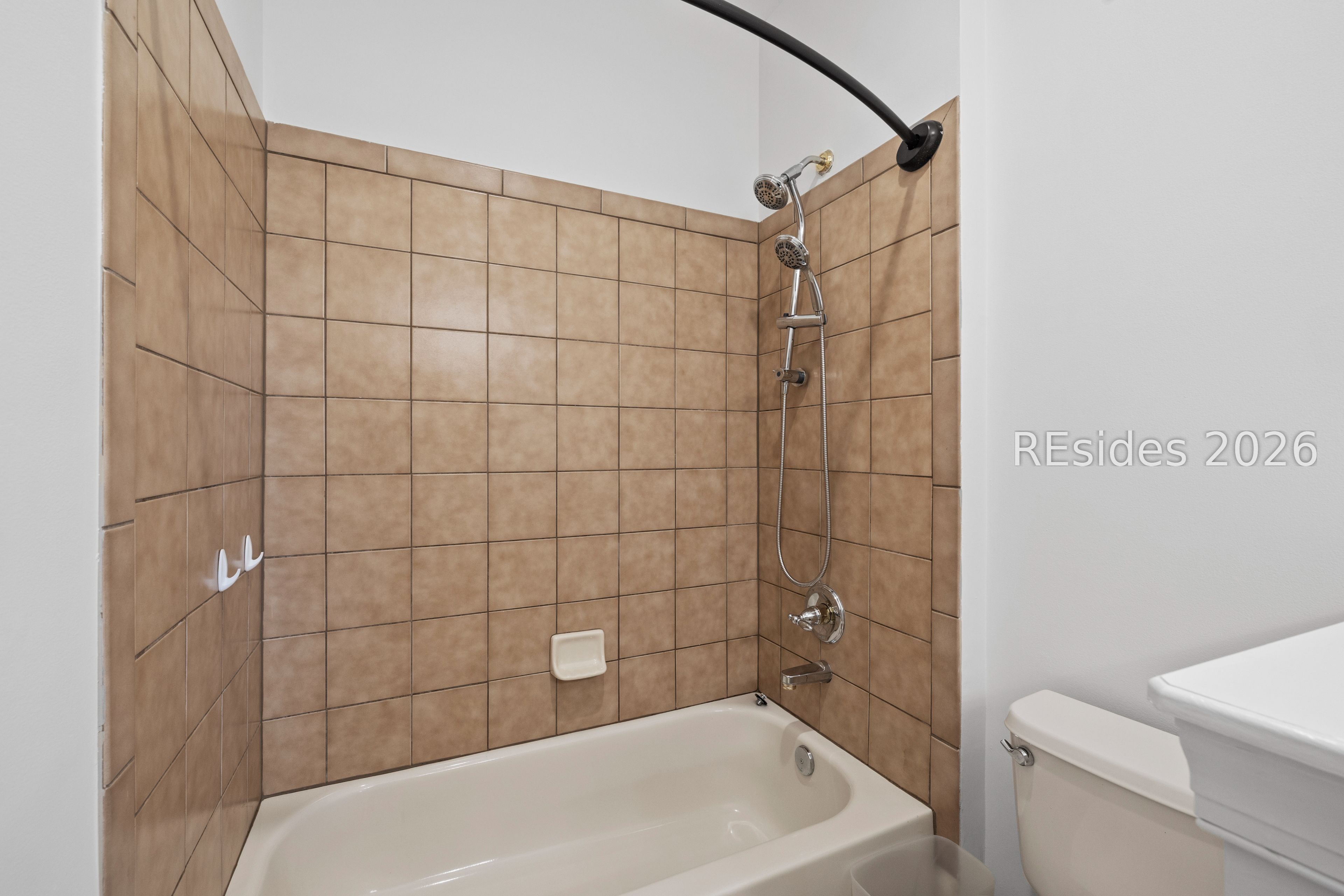 257 Farnsleigh Avenue