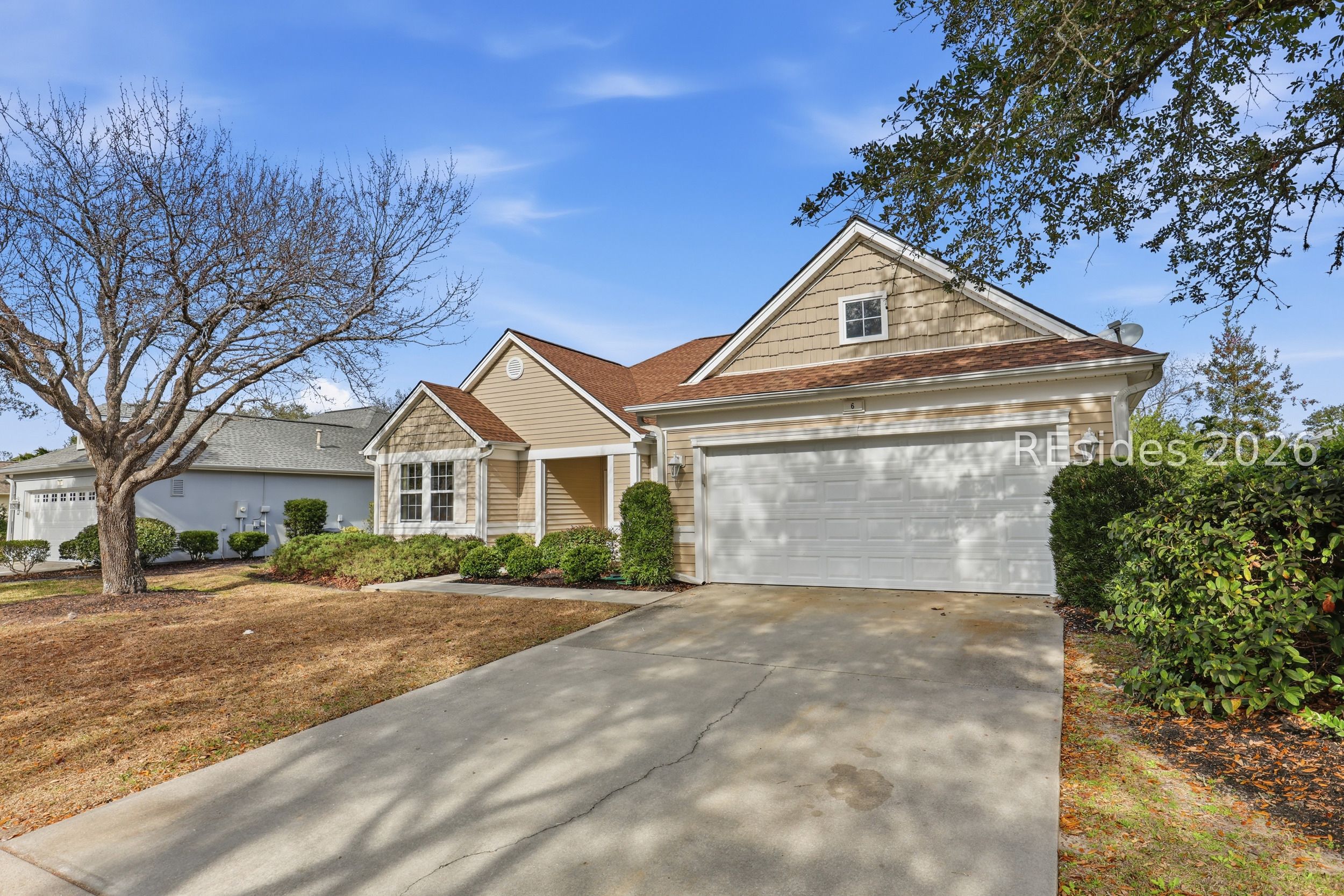 6 Hampton Circle