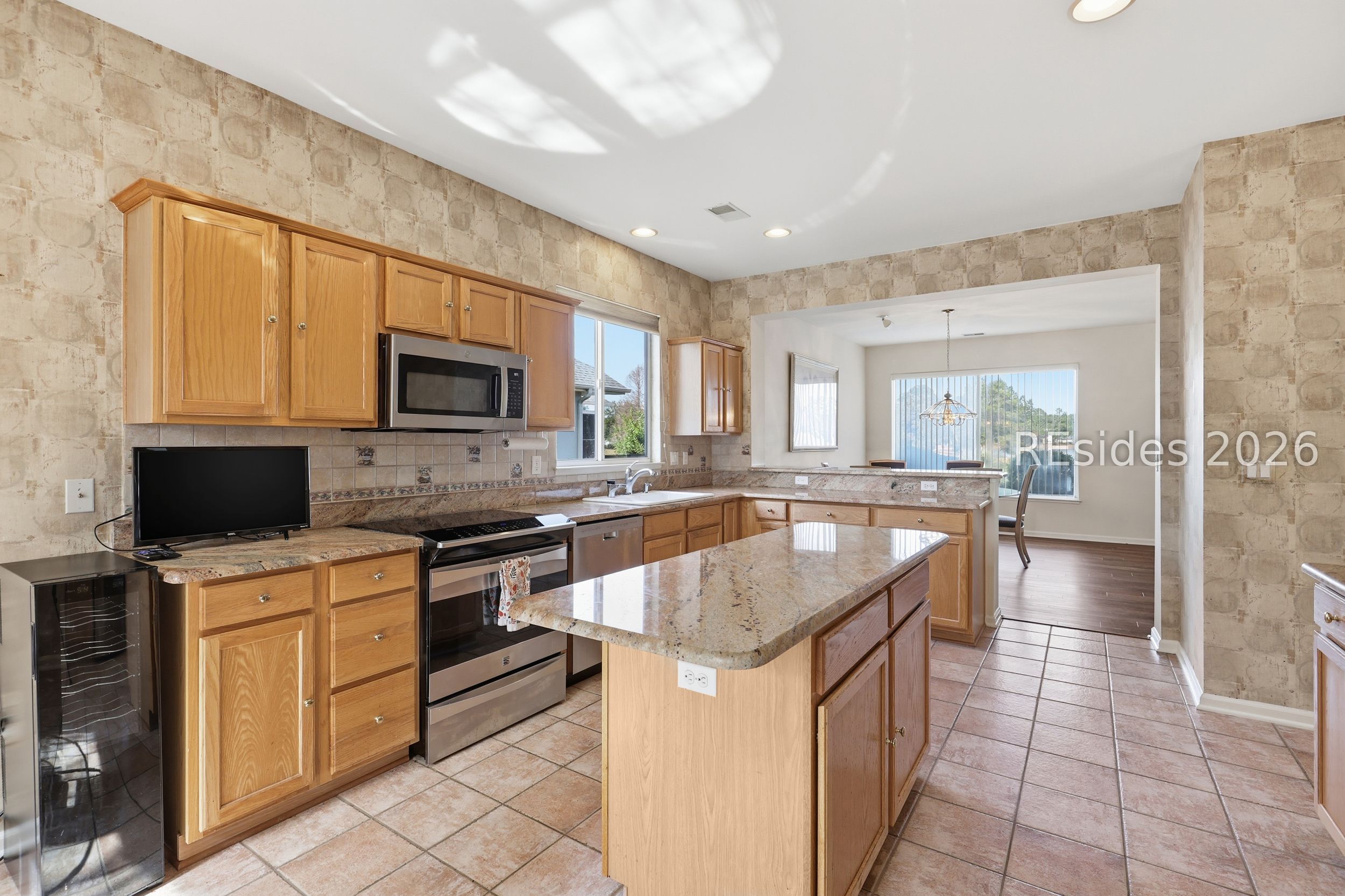 6 Hampton Circle