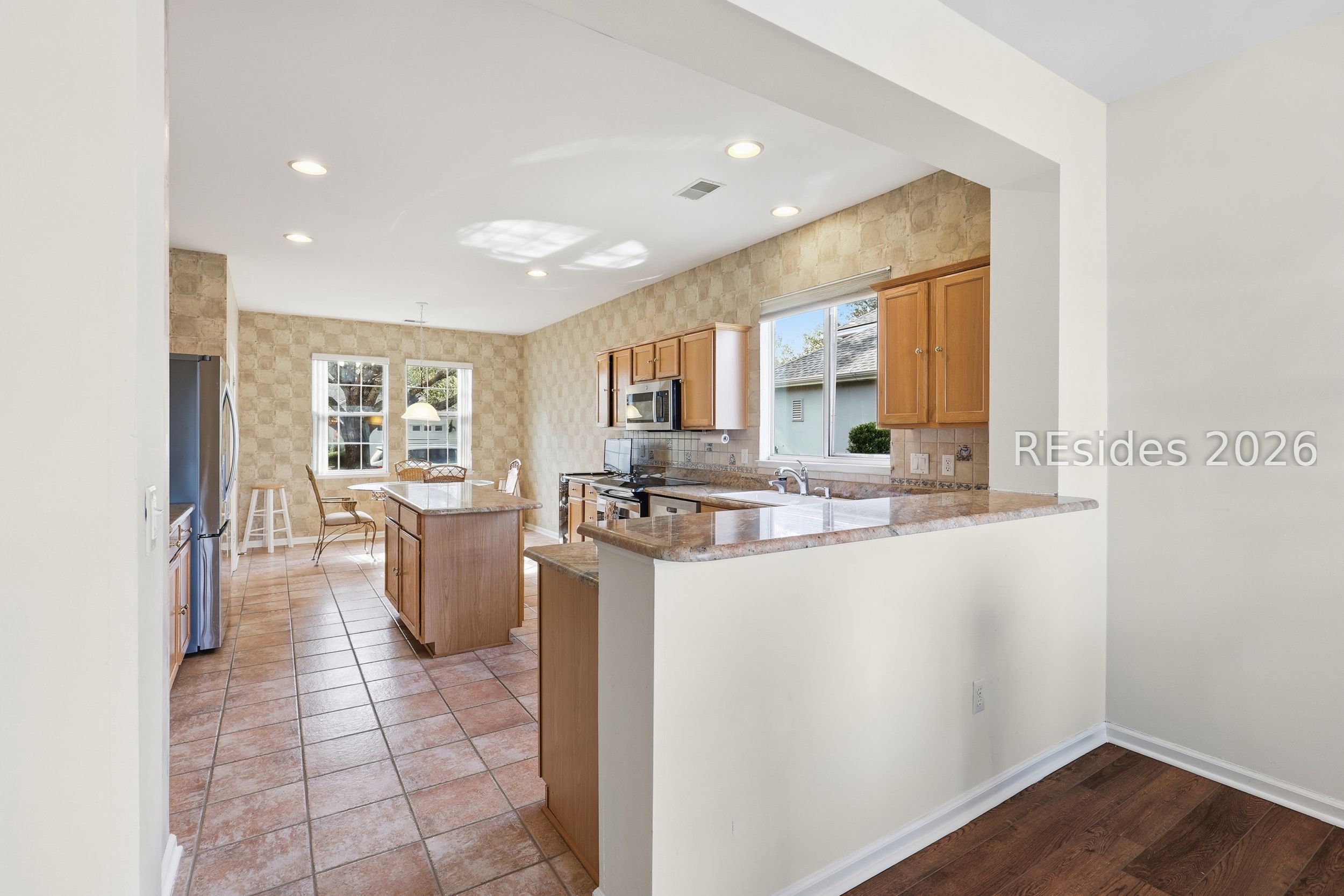 6 Hampton Circle