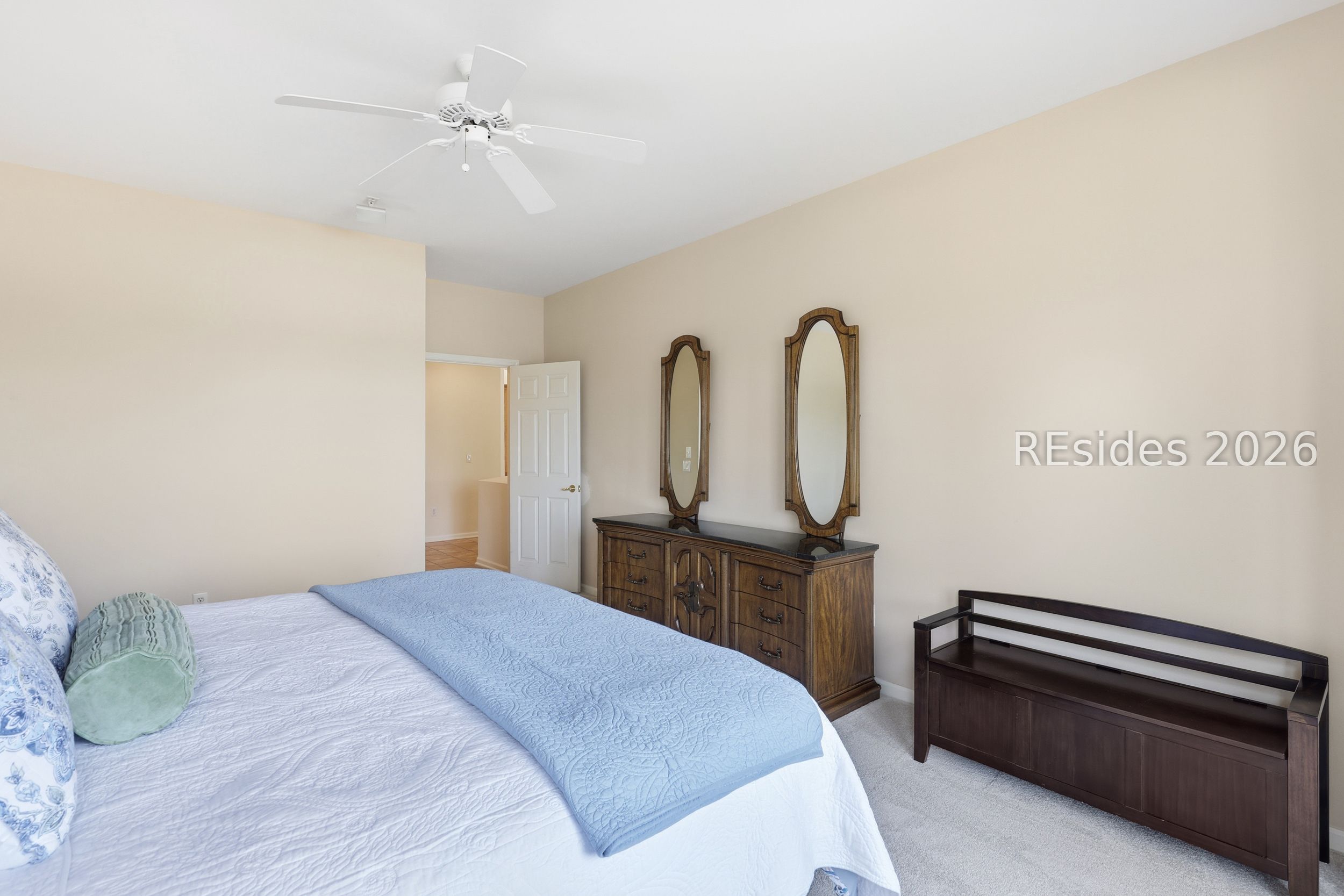 6 Hampton Circle
