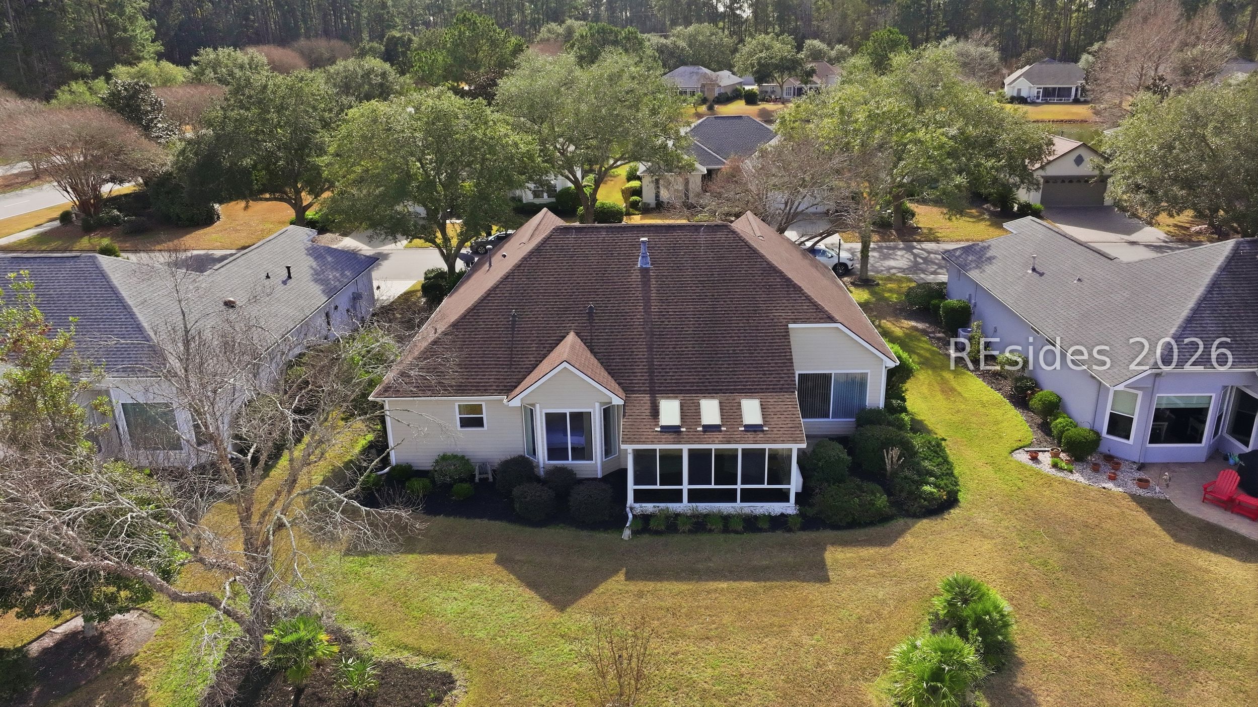 6 Hampton Circle