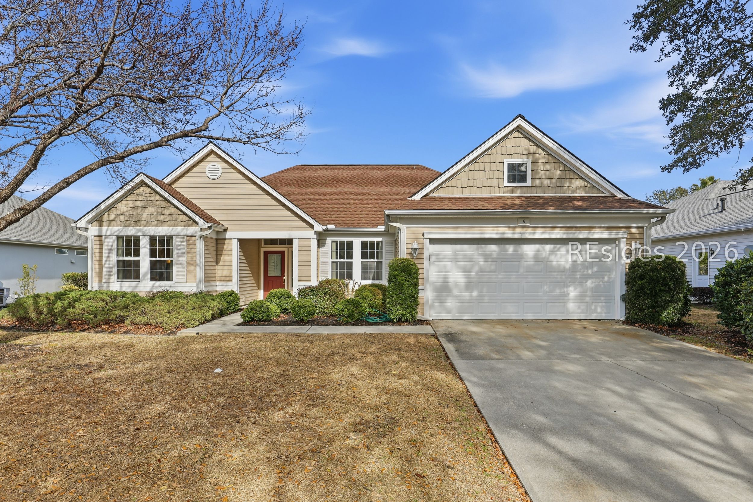 6 Hampton Circle