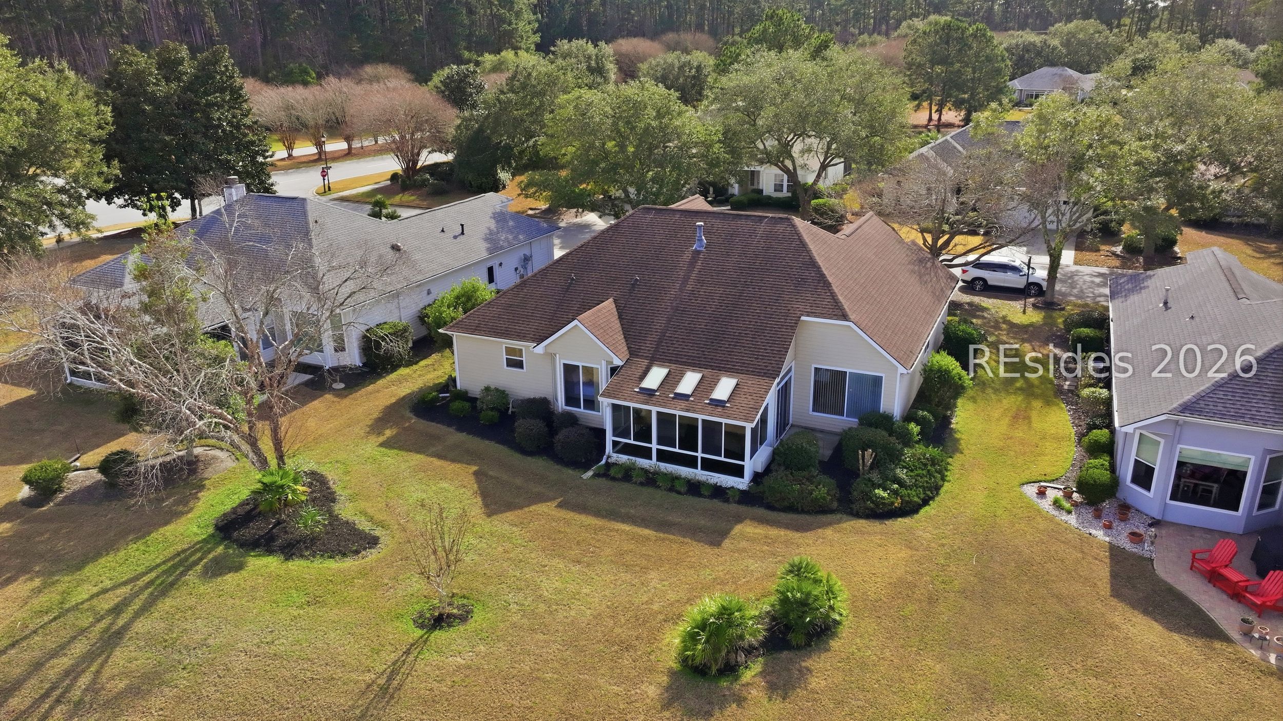 6 Hampton Circle