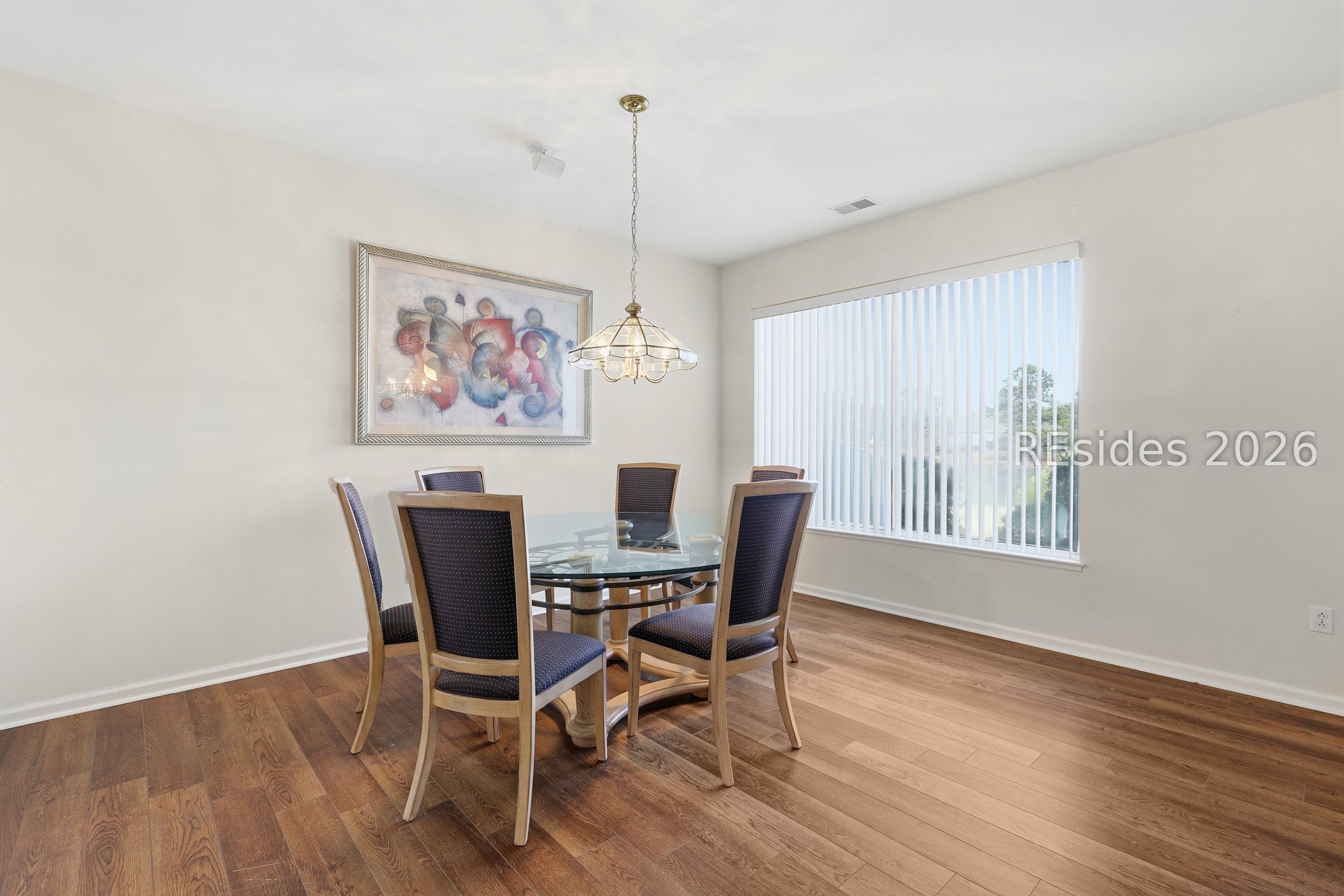 6 Hampton Circle