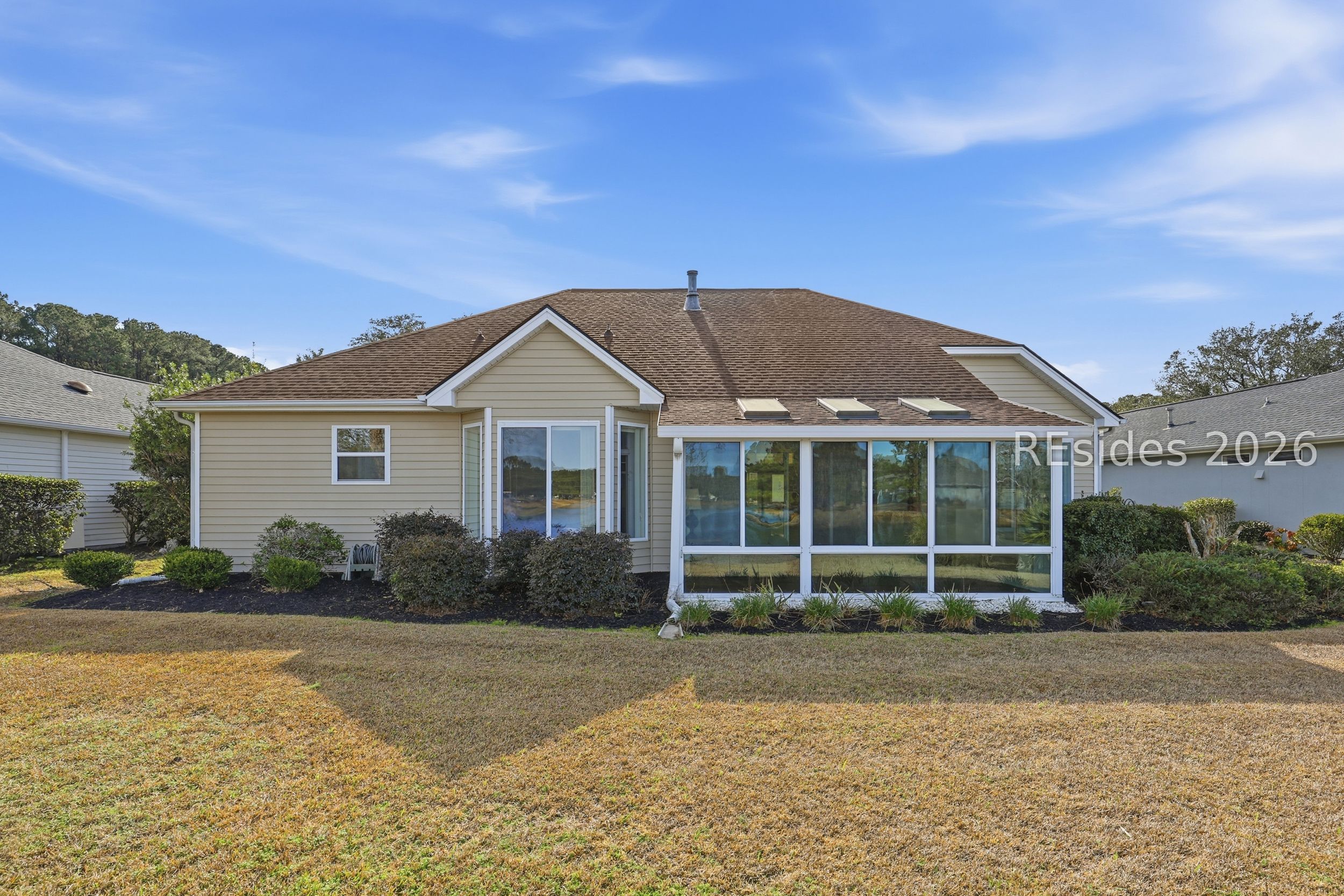 6 Hampton Circle