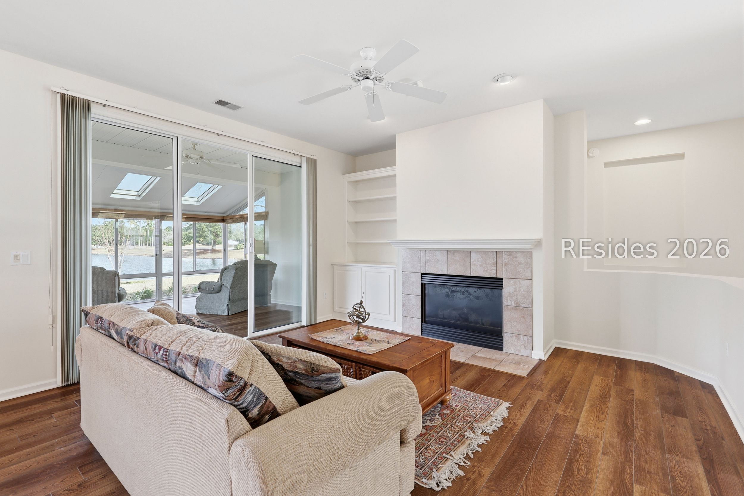6 Hampton Circle