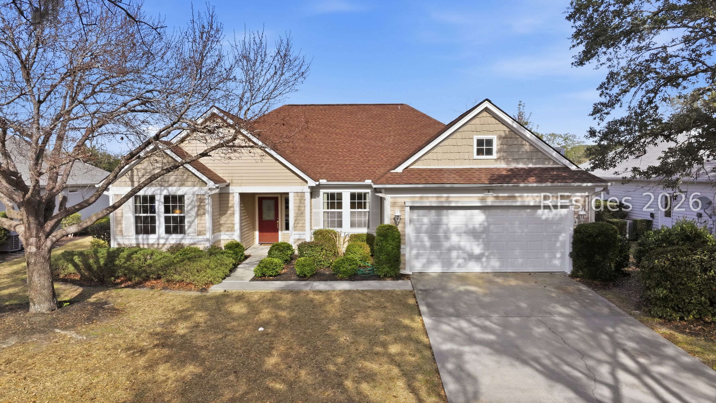 6 Hampton Circle