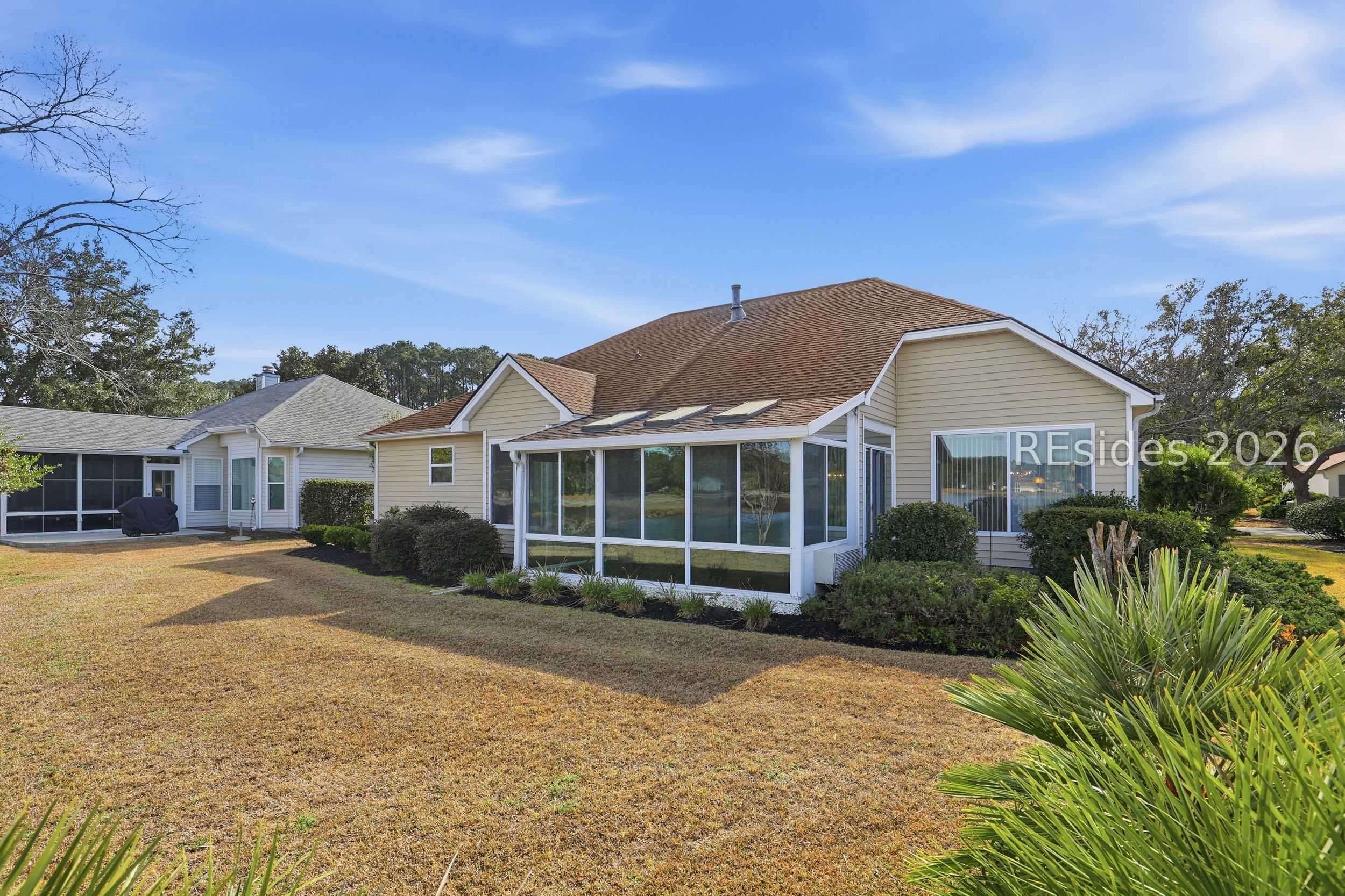 6 Hampton Circle
