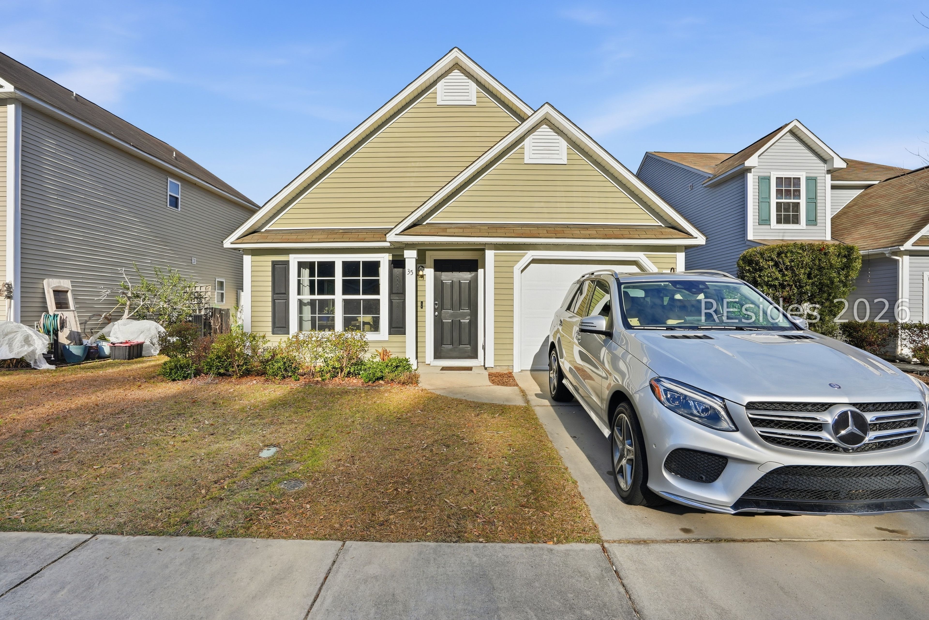 35 Running Oak Drive