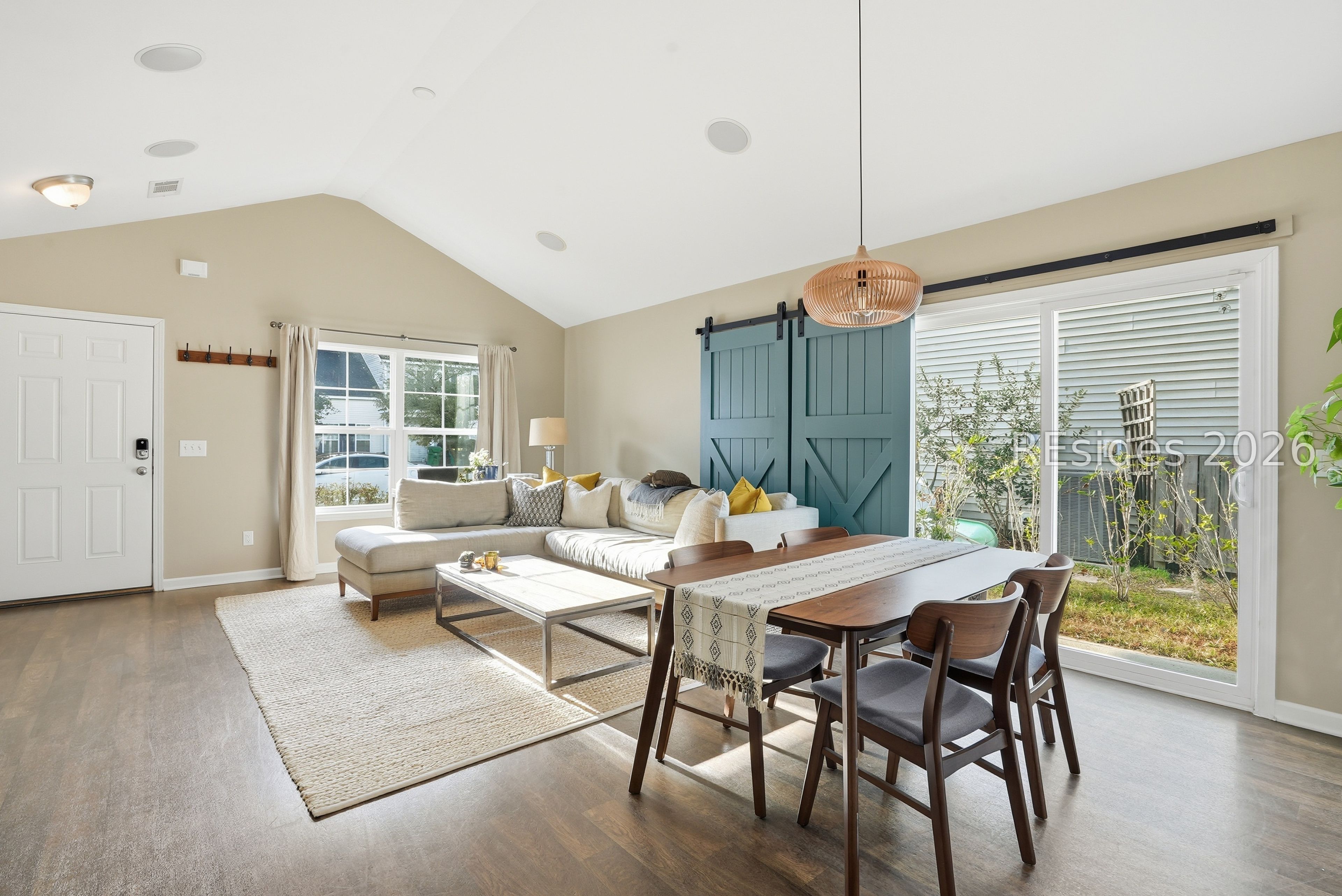 35 Running Oak Drive