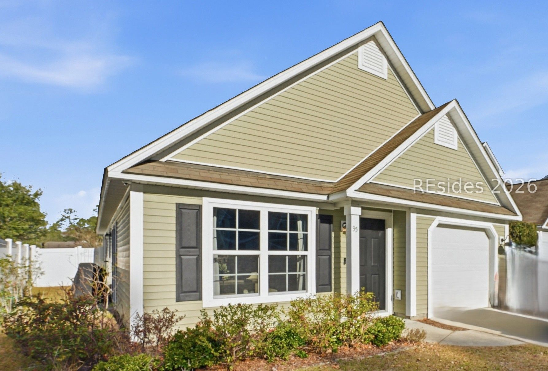 35 Running Oak Drive