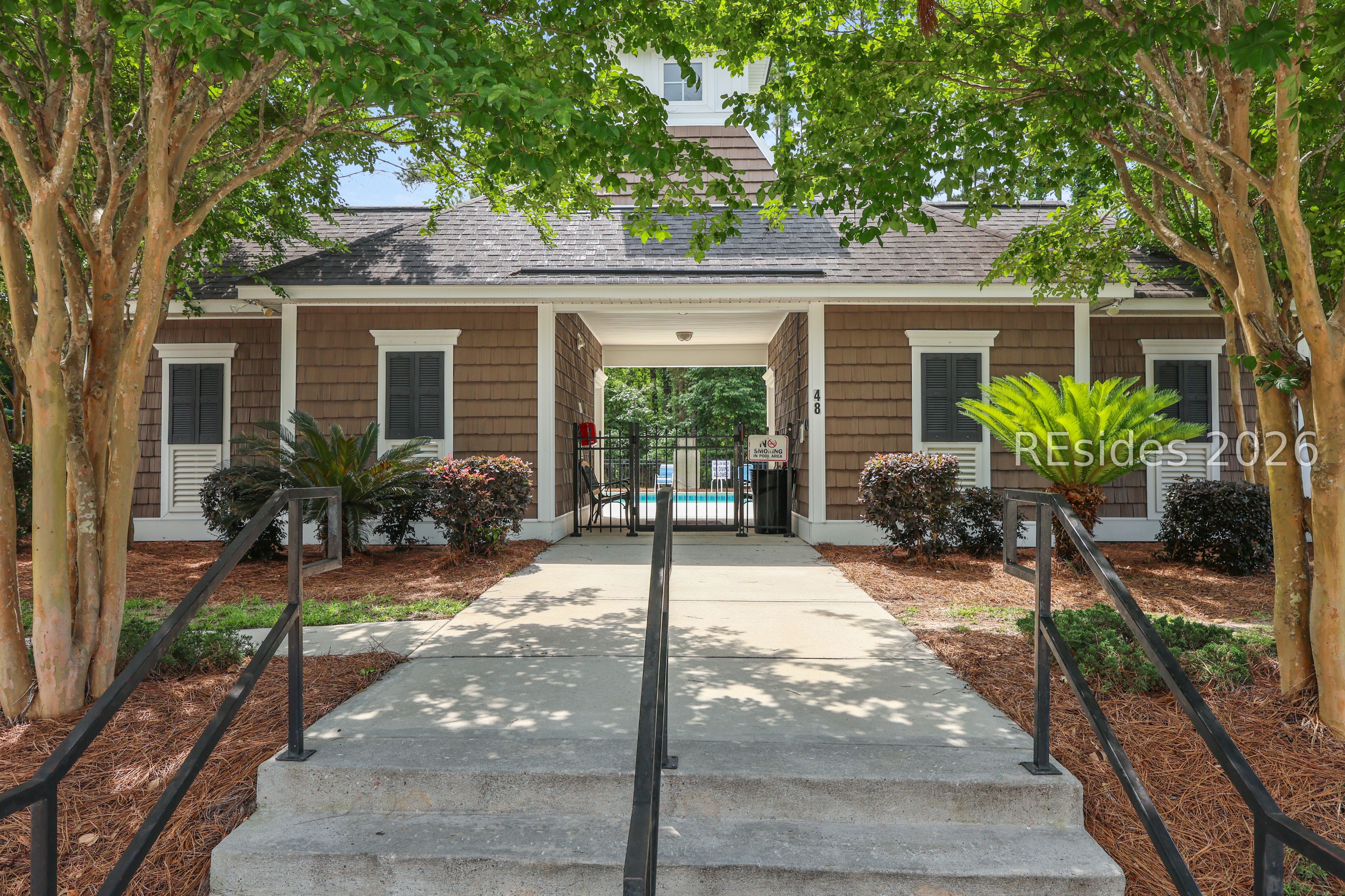 35 Running Oak Drive