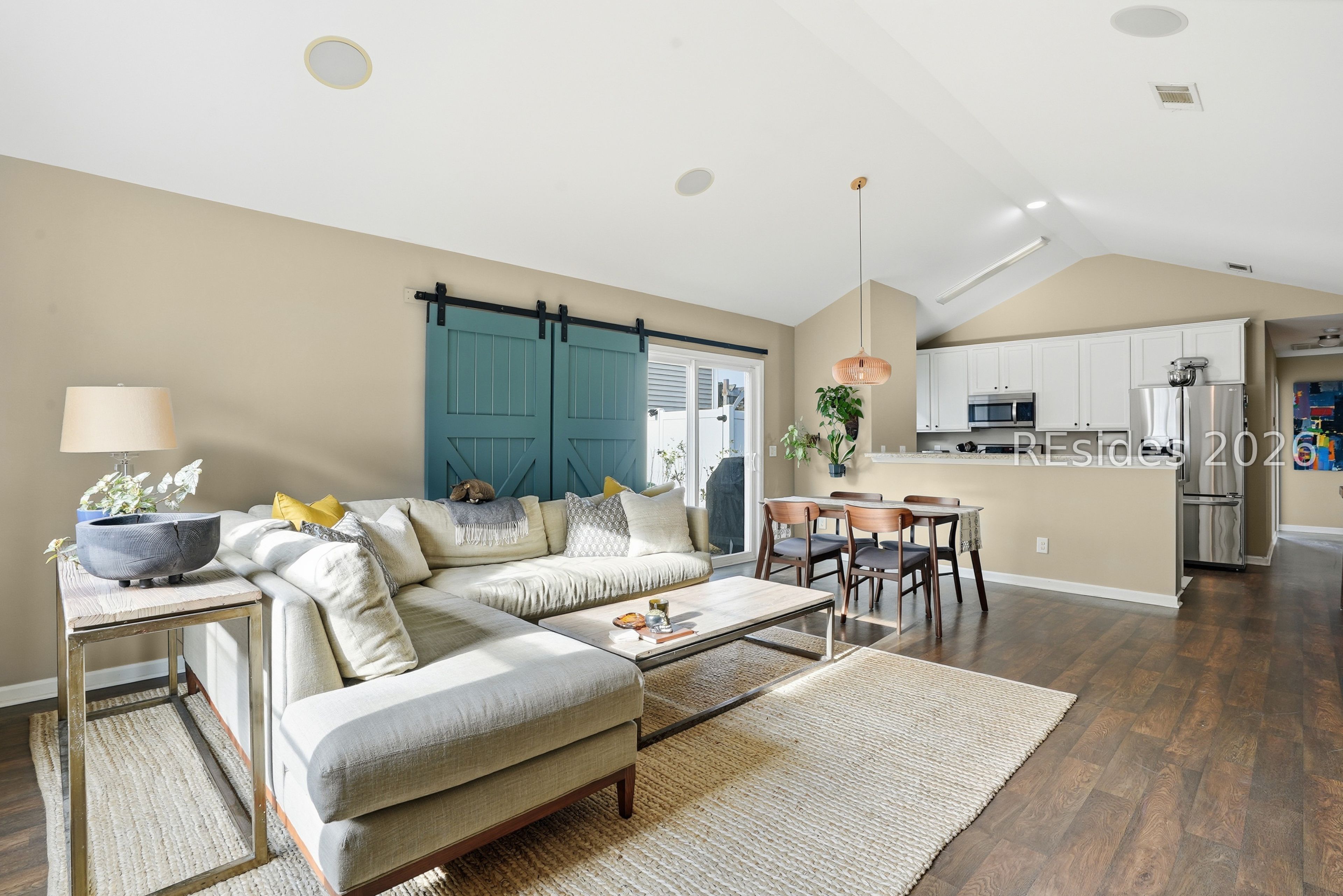 35 Running Oak Drive