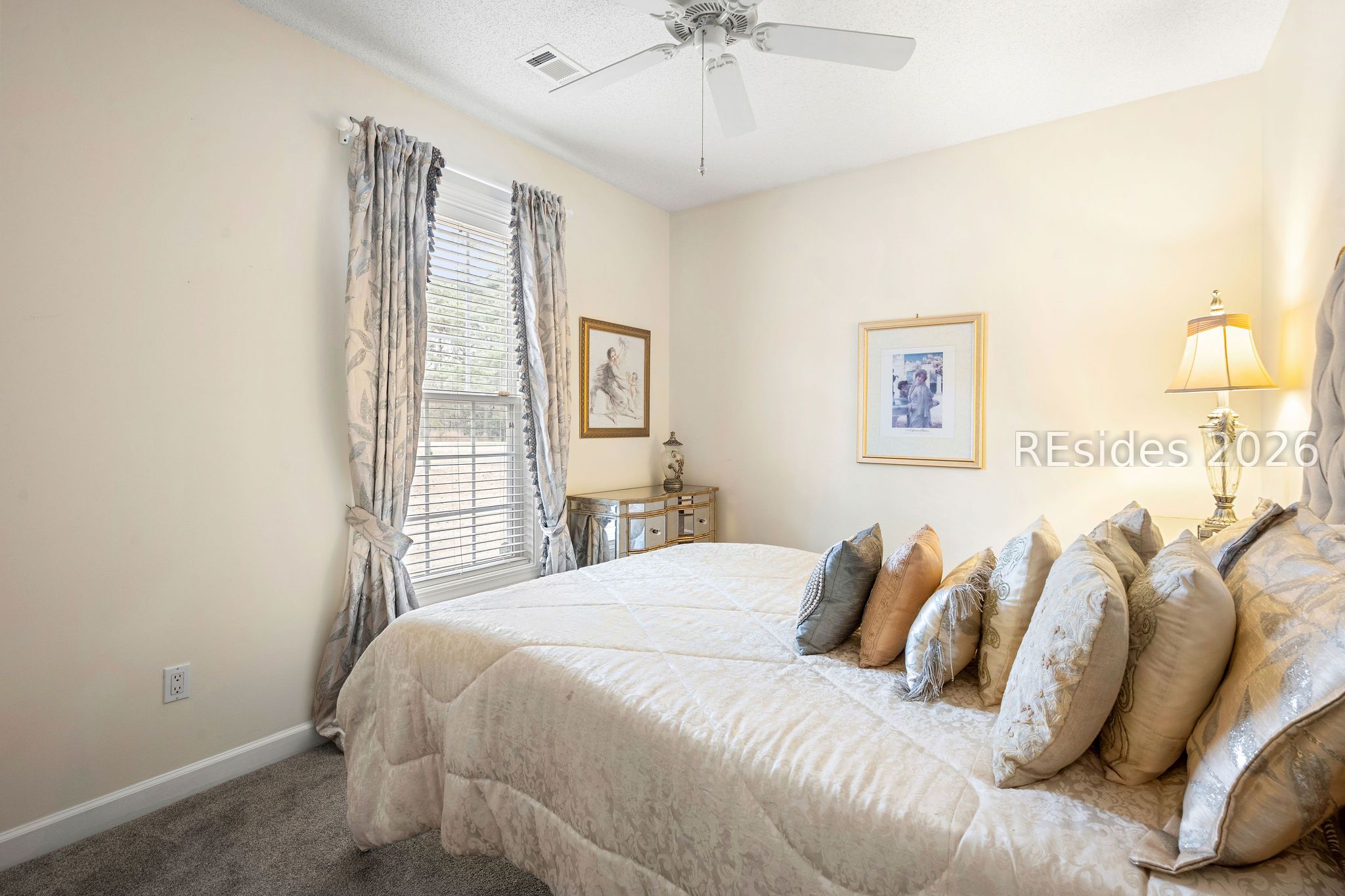 10 Abingdon Lane