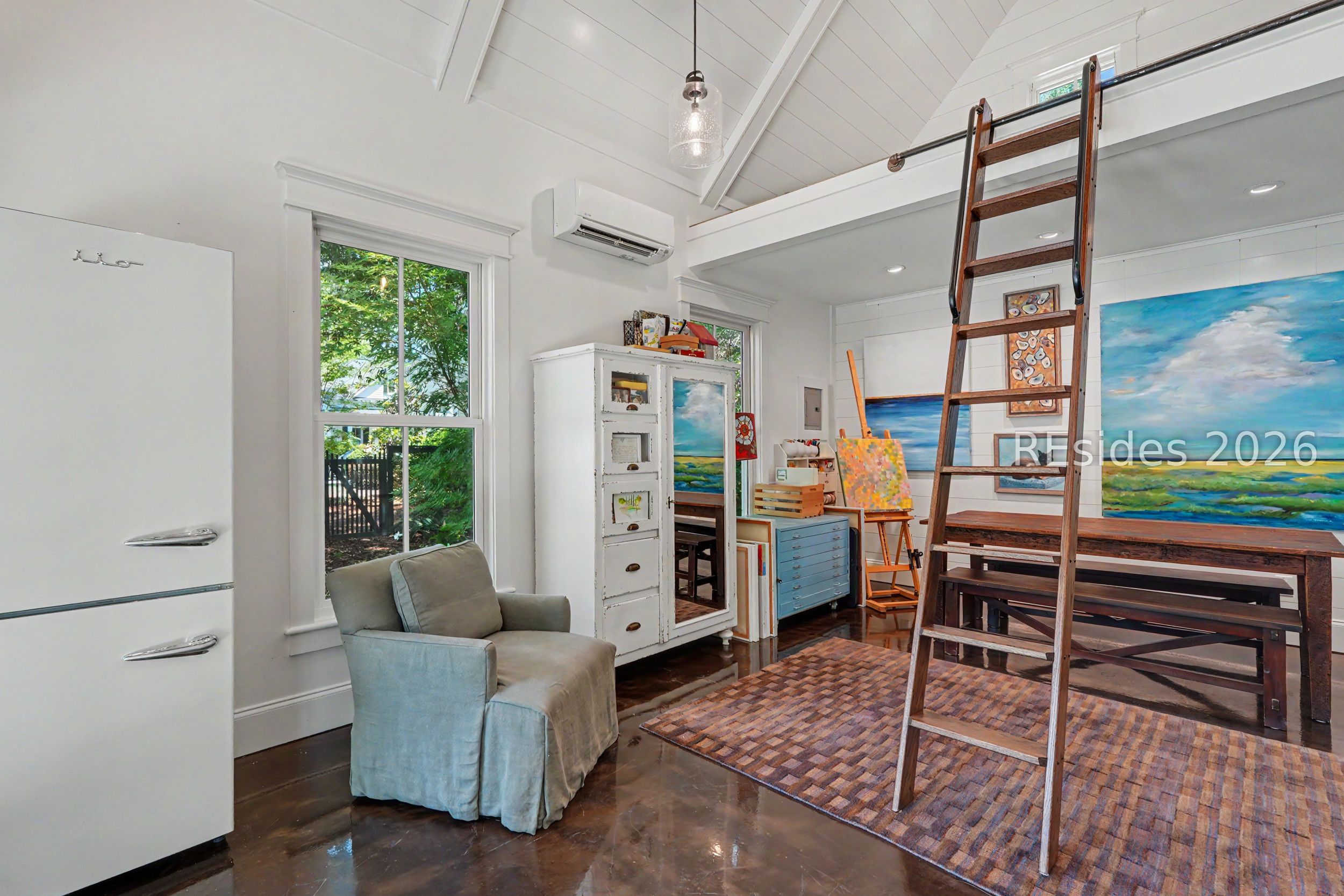 7 West Bluff