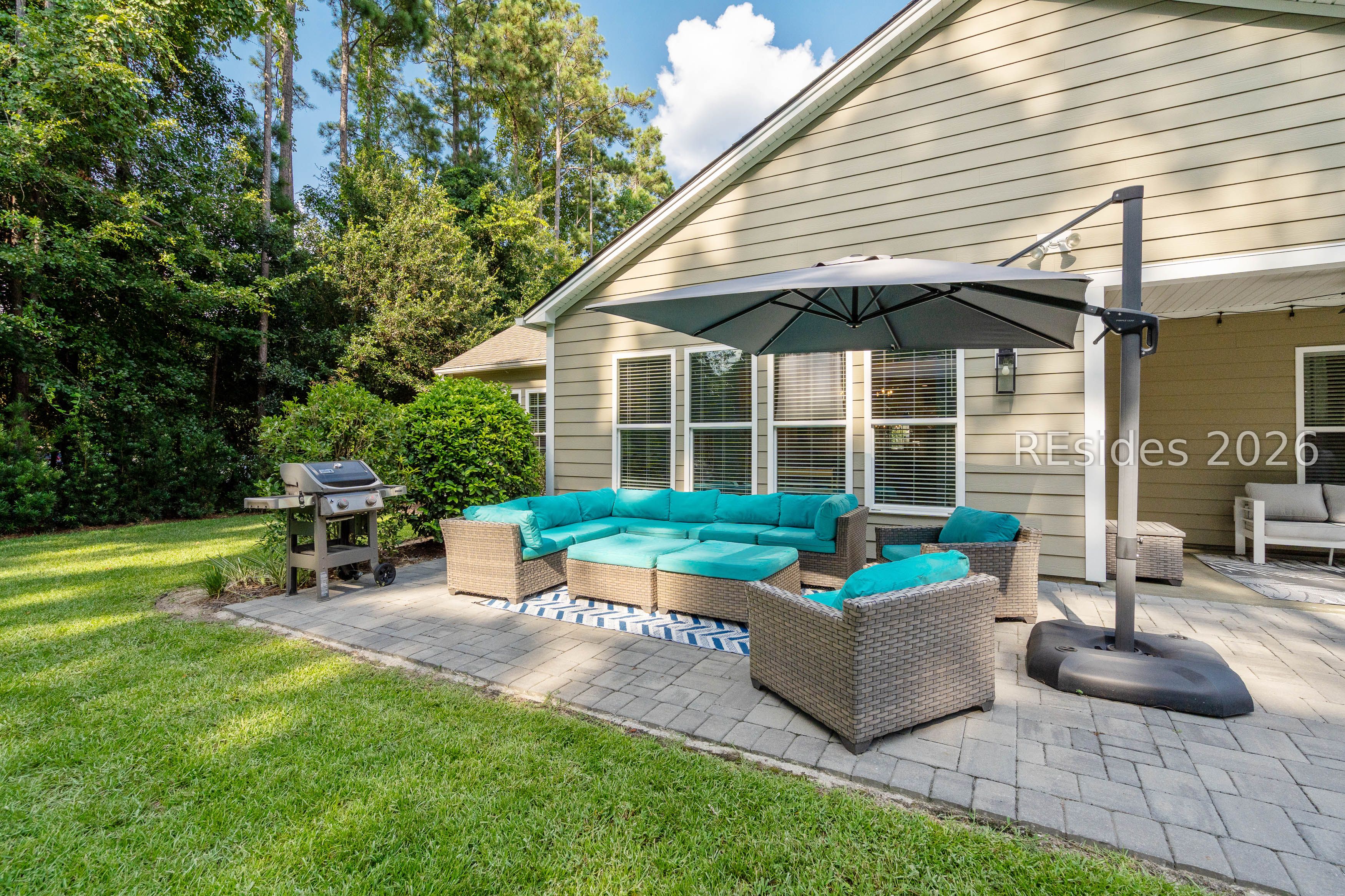 77 Bainbridge Way