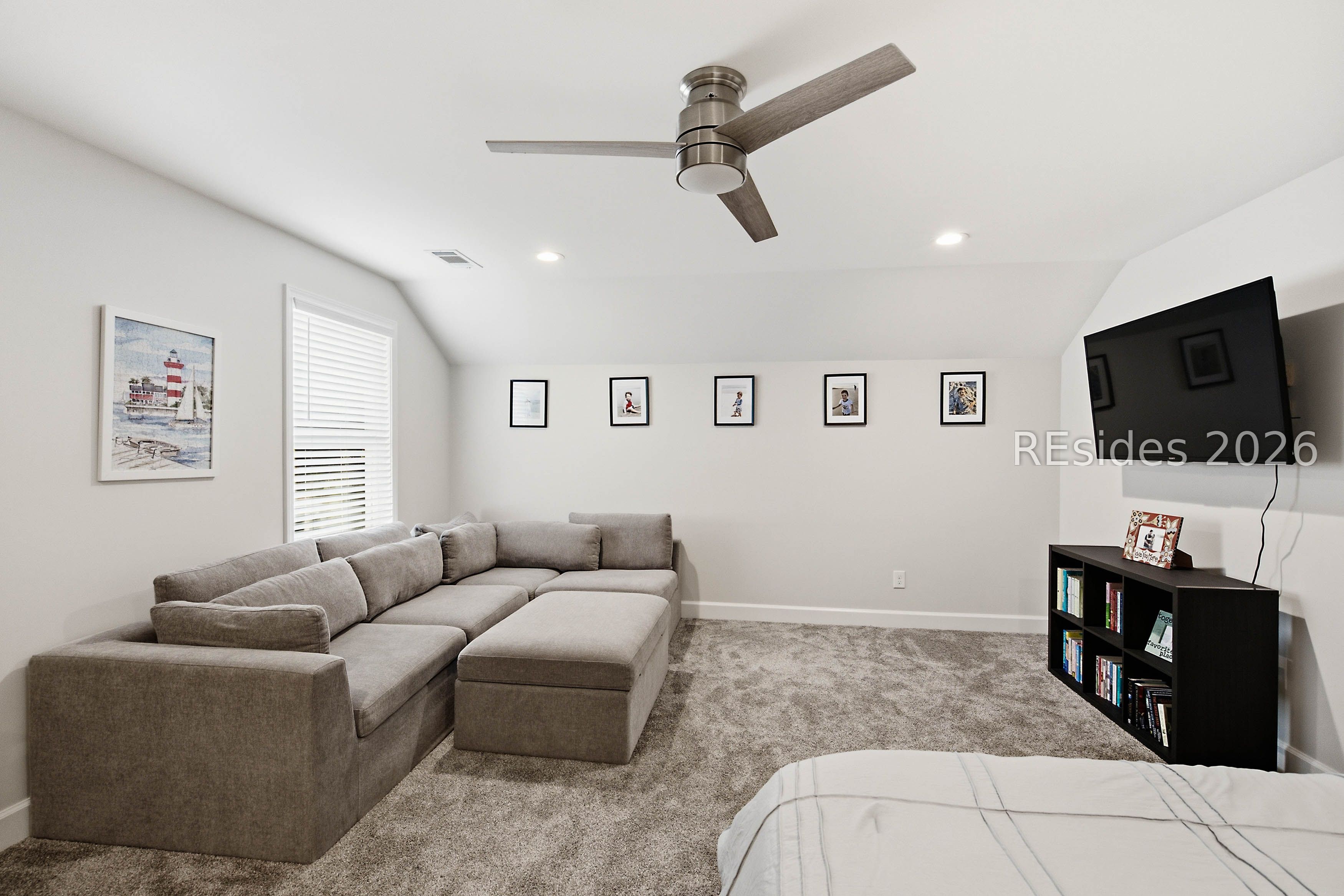 77 Bainbridge Way