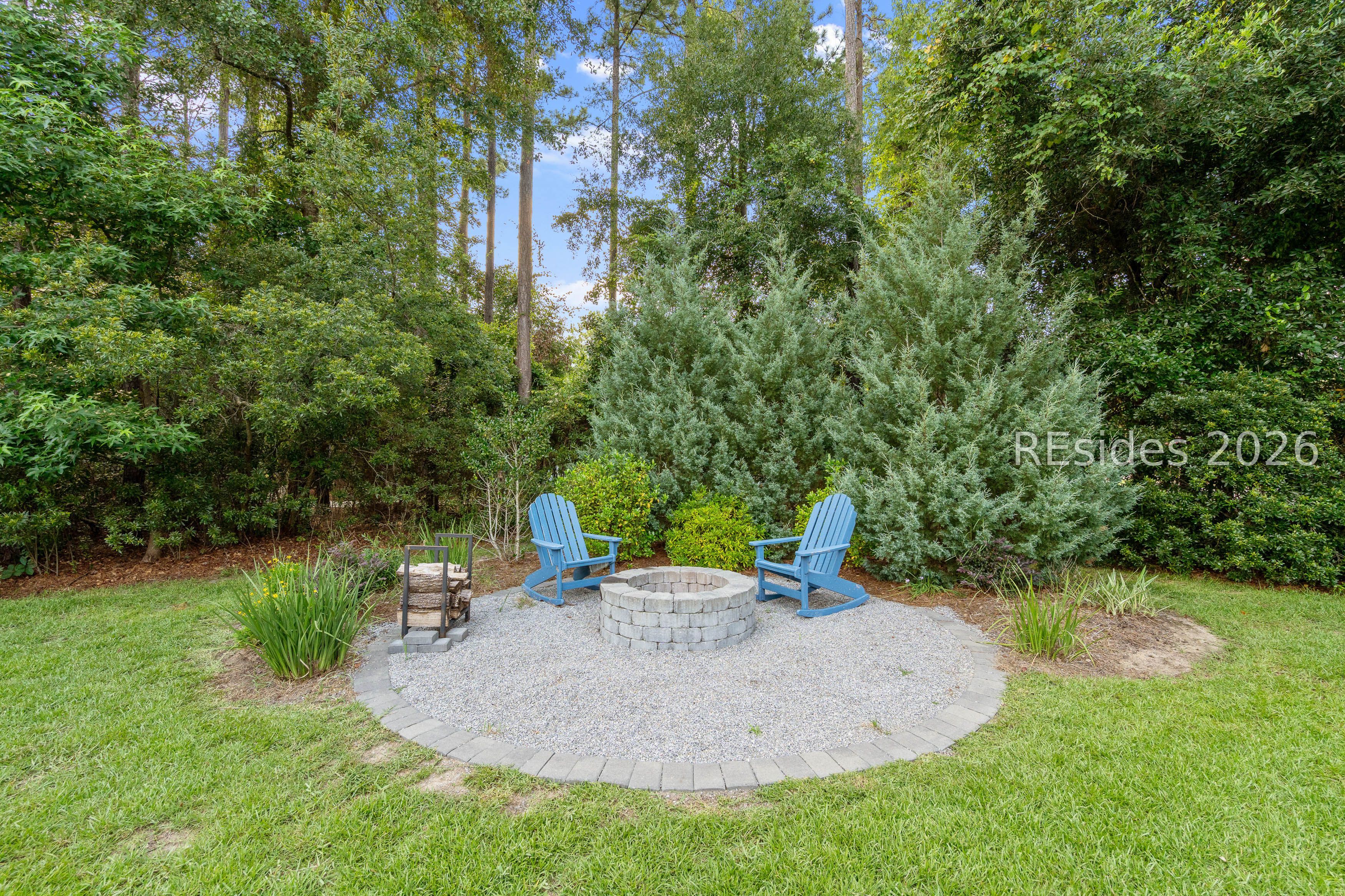 77 Bainbridge Way